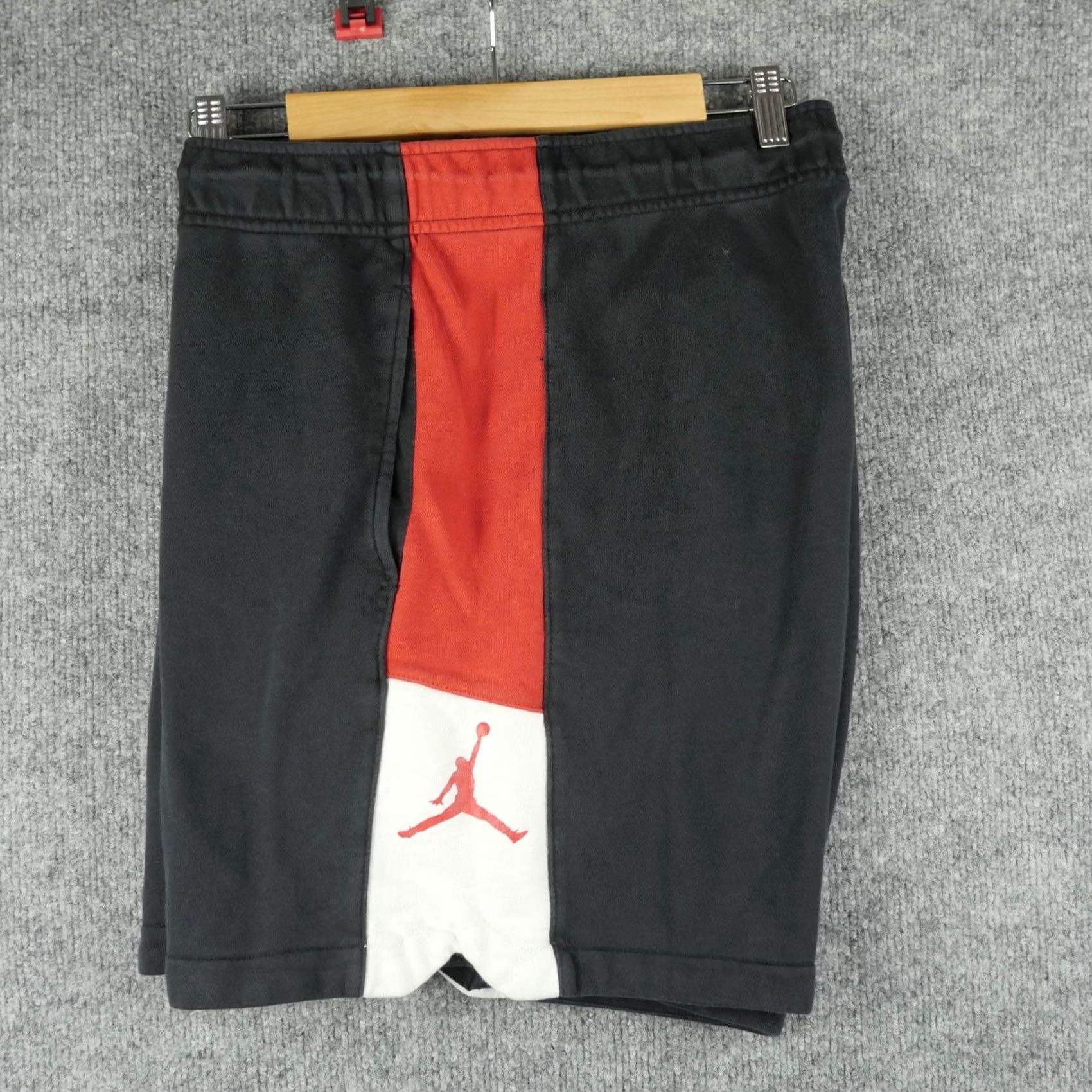 Jordan Brand Jordan Sweat Shorts Mens Large Black Red Nike Jumpman Colorblock CZ1168-010 Size US 33 - 3 Thumbnail