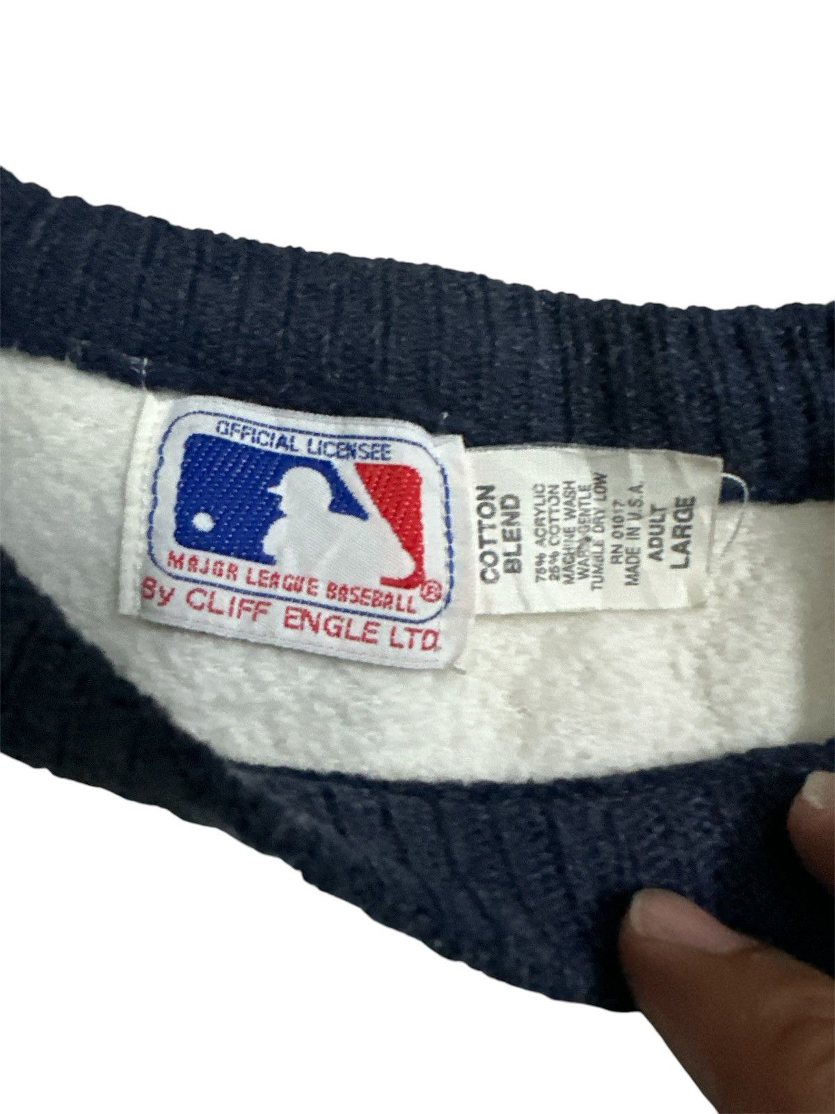 Vintage Crazy Vintage MLB Red Sox Sweatshirt Knit Font Crewneck Size US L / EU 52-54 / 3 - 6 Thumbnail