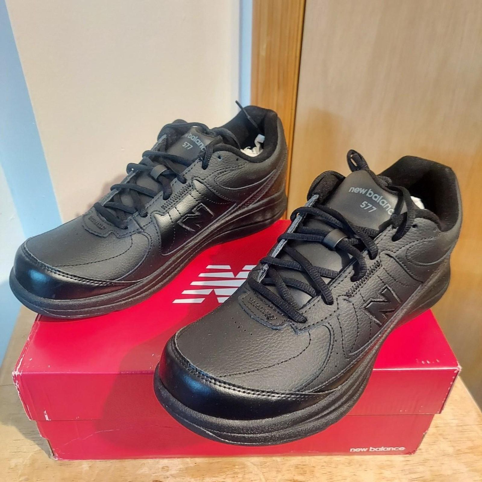 Men's new balance 577 walking shoes deals