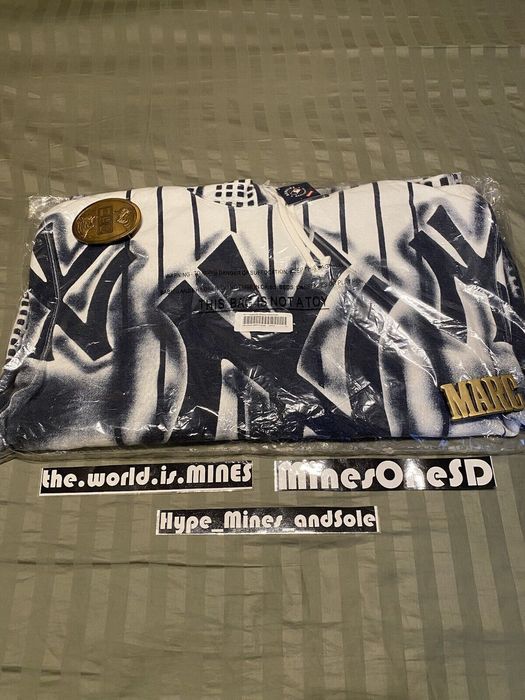 Supreme NWT Supreme x New York Yankees Airbrush Hooded Sweatshirt