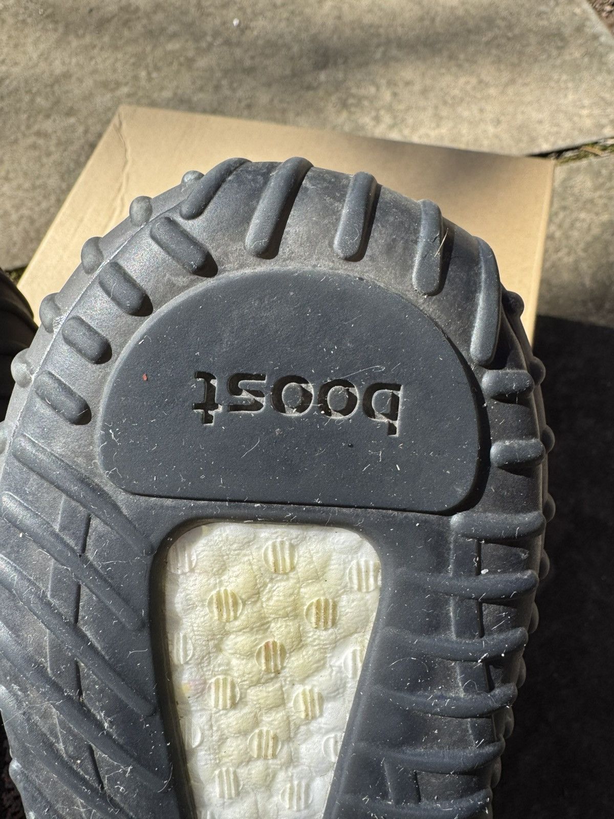Adidas × Yeezy Carbon Beluga 350 V2 Size US 11 / EU 44 - 5 Thumbnail