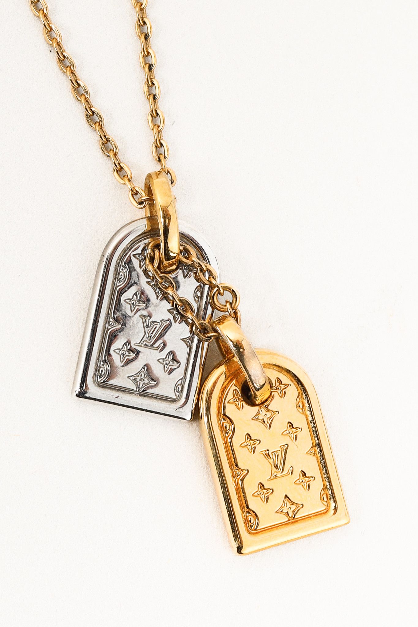 Louis Vuitton Louis Vuitton Nanogram Two-Tone Tag Chain Necklace Size ONE SIZE - 2 Thumbnail