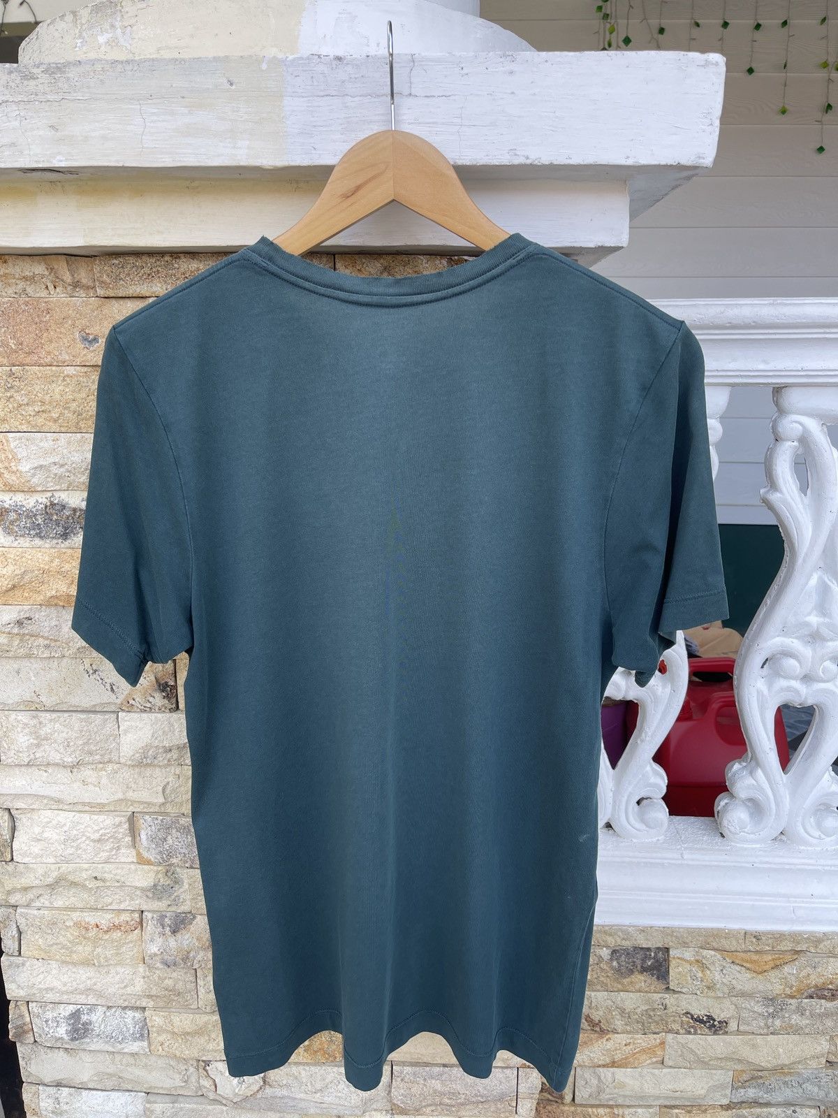 Arc'teryx Rare🔥Sun Faded Arc’teryx Big Logo Thrashed Tee Size US M / EU 48-50 / 2 - 3 Thumbnail