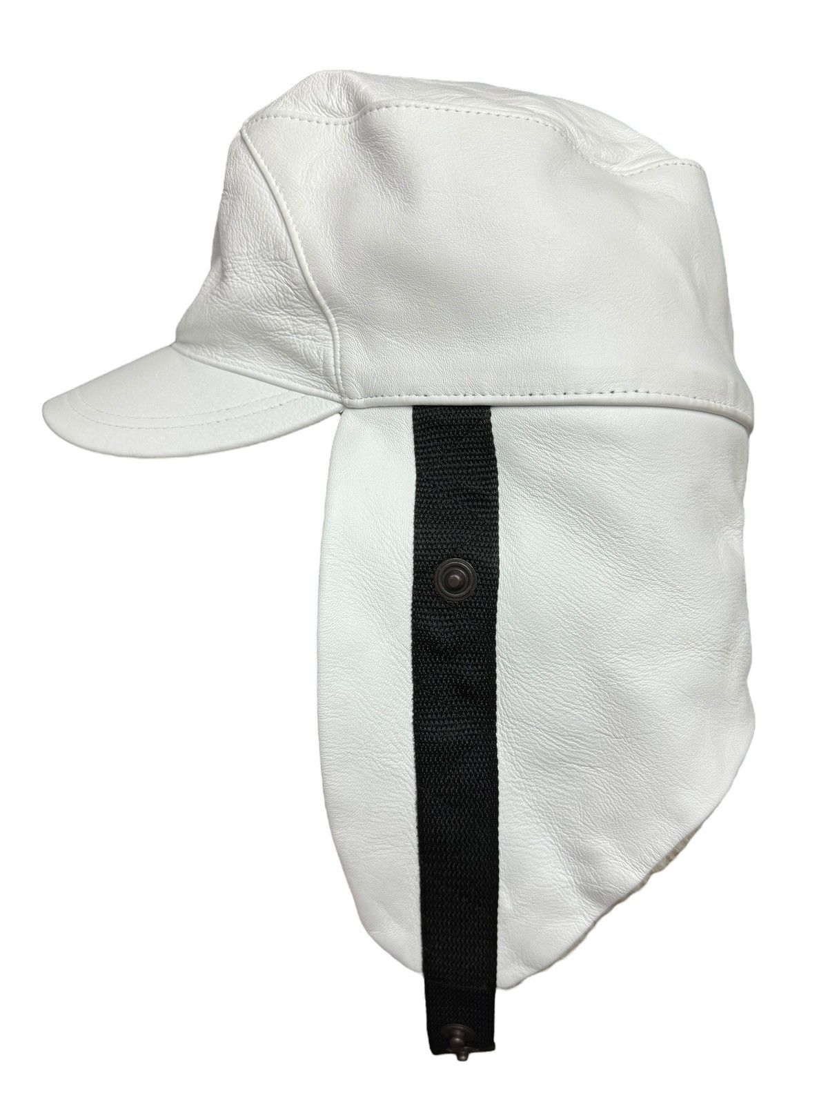 Nike ACG Nike ACG winter cap in white leather with beige internal fur Size ONE SIZE - 2 Thumbnail