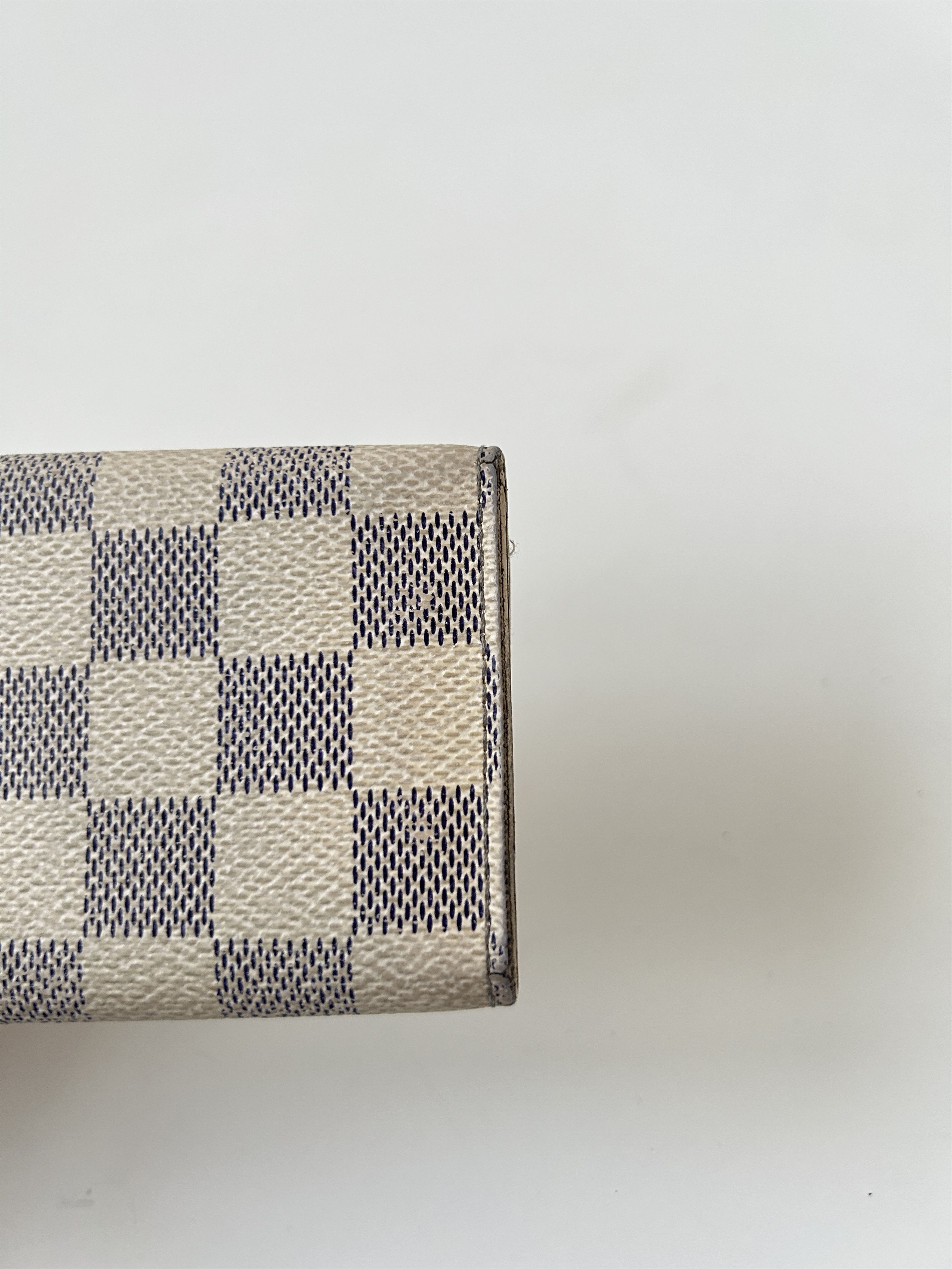 Louis Vuitton Louis Vuitton damier azur key holder Size ONE SIZE - 6 Thumbnail
