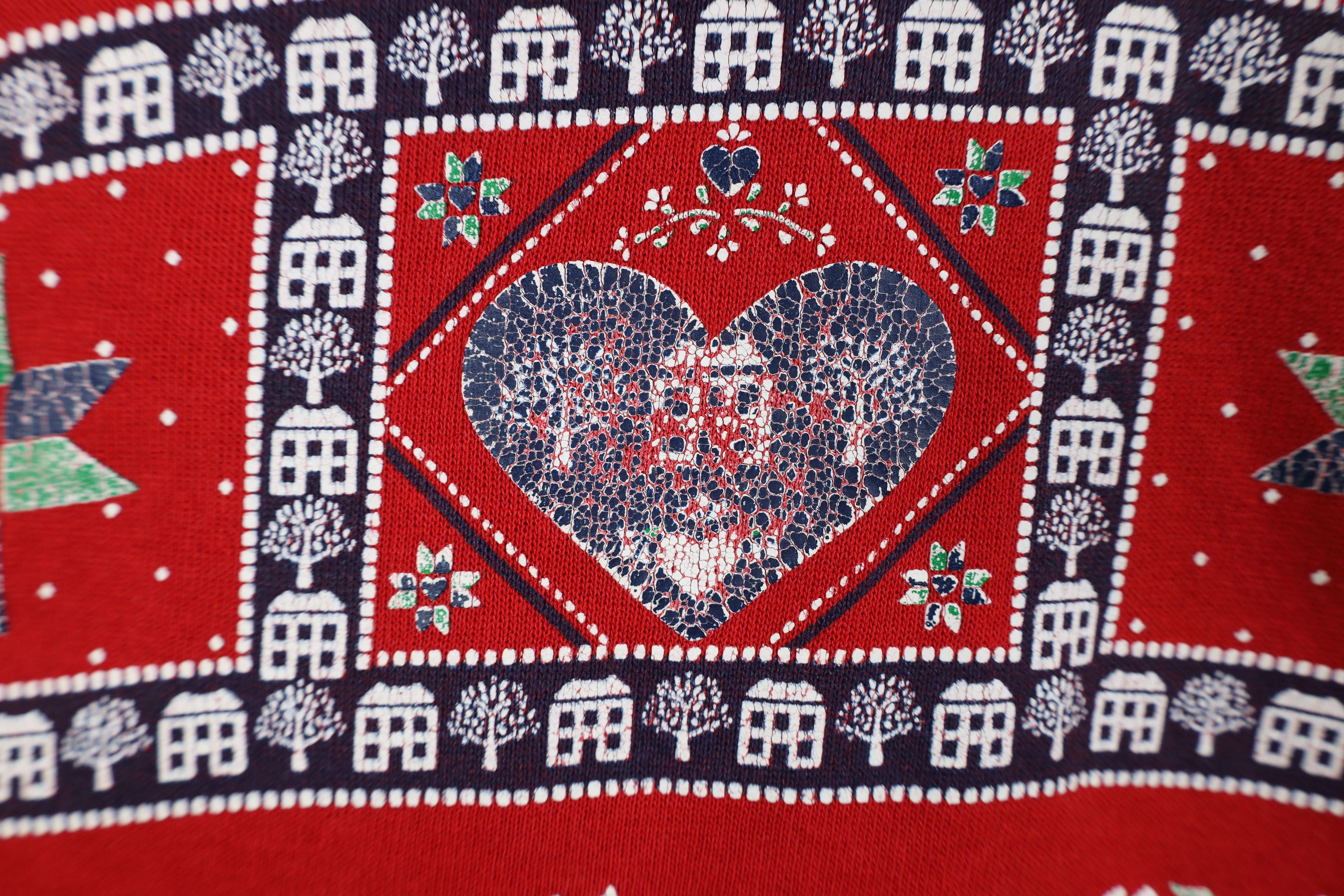 Vintage Vintage 90s Streetwear Quilt Heart Farmhouse Sweatshirt USA Size US L / EU 52-54 / 3 - 5 Thumbnail