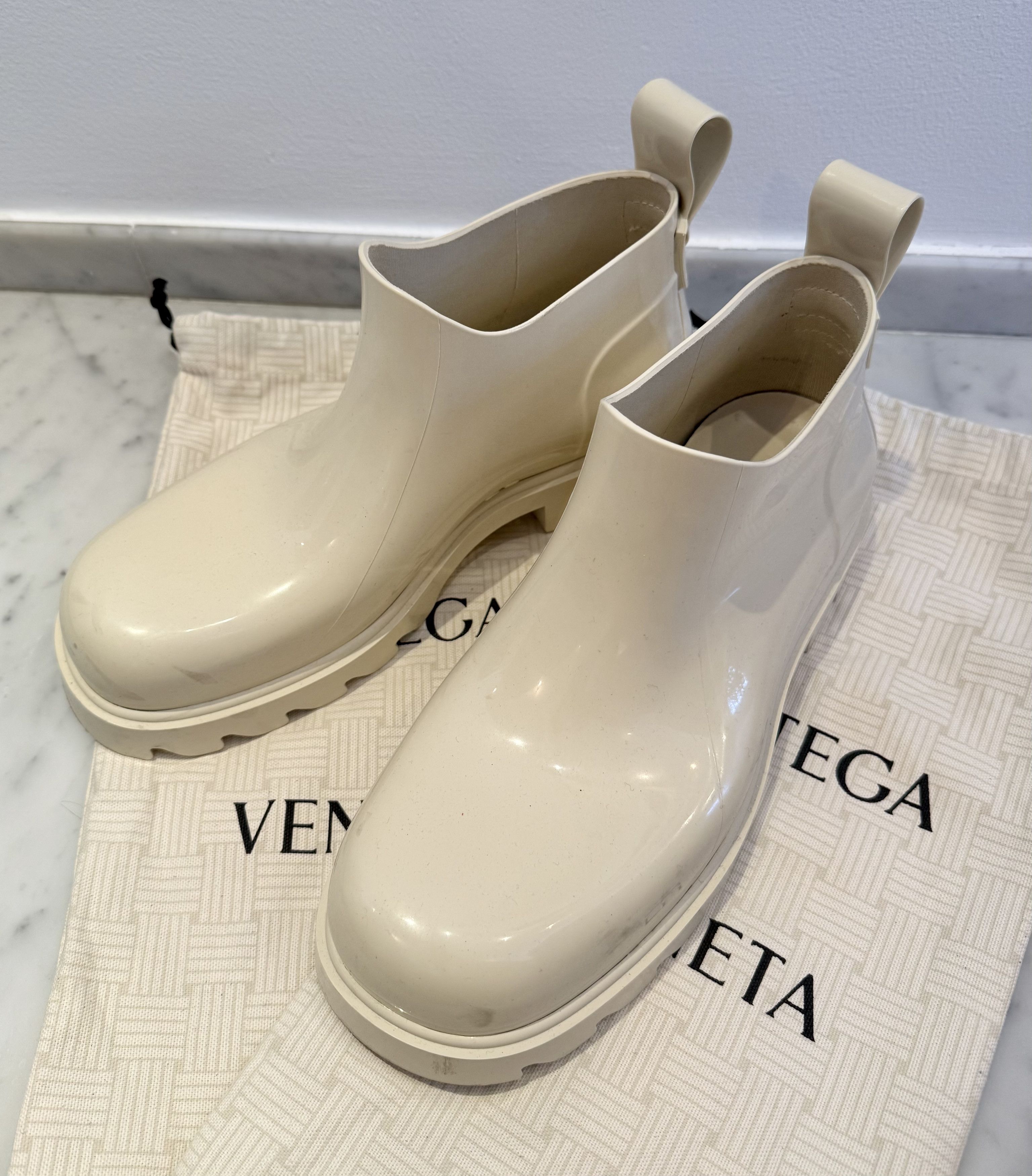 Bottega Veneta Stride Shiny Rubber Mid Top Boots, size 43 Size US 10 / EU 43 - 3 Thumbnail