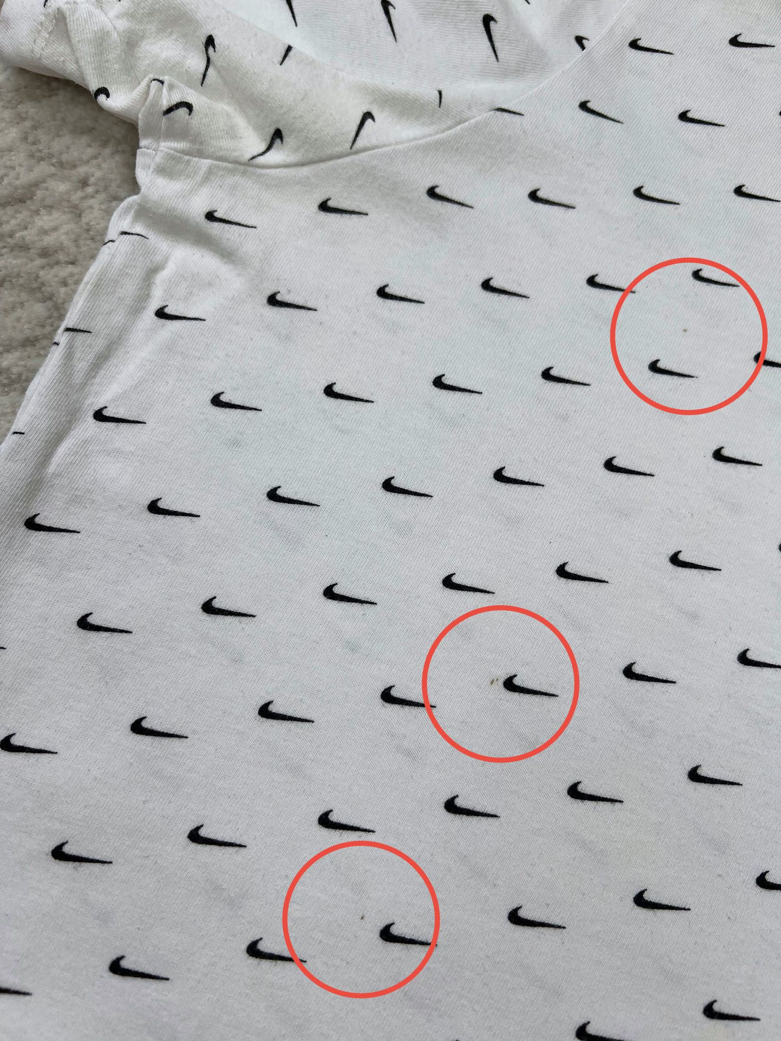 Nike Nike All-Over Mini Swoosh Logo T-Shirt Tee XL Size US XL / EU 56 / 4 - 11 Thumbnail