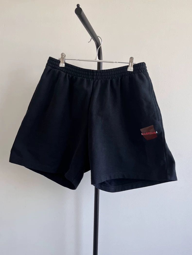 Balenciaga Balenciaga size s Solid Elastic Belt Pocket Casual Shorts Size US 28 / EU 44 - 1 Thumbnail