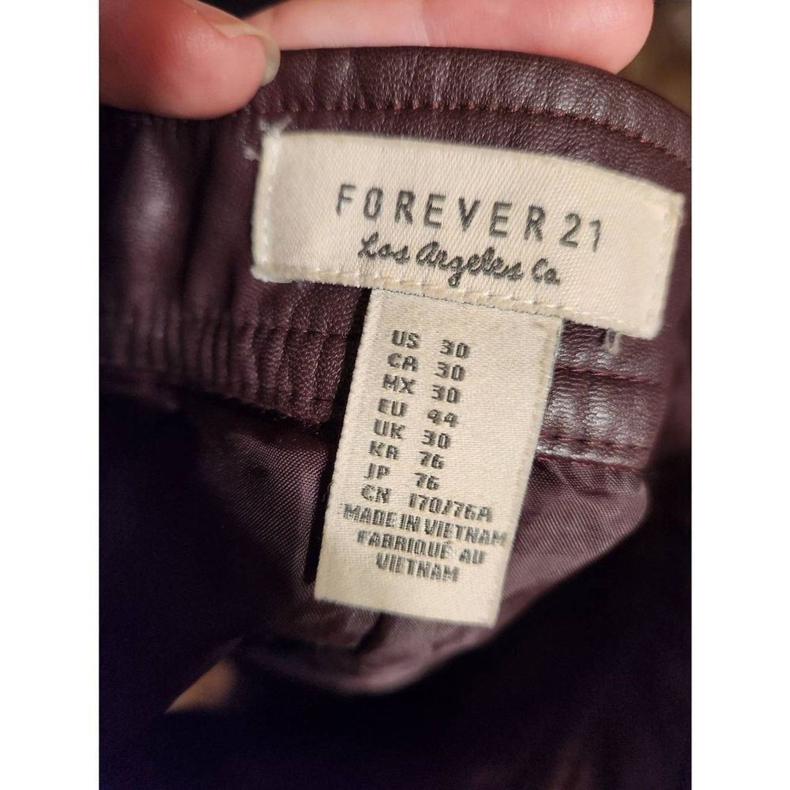 Forever 21 Forever 21 Burgundy shorts size 30 Size 30" / US 8 / IT 44 - 6 Thumbnail