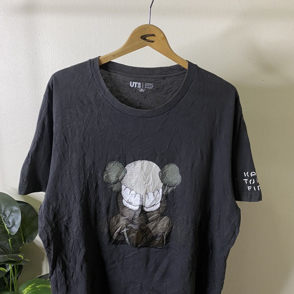Kaws Kaws Tokyo First T Shirt Size US XL / EU 56 / 4 - 2 Thumbnail