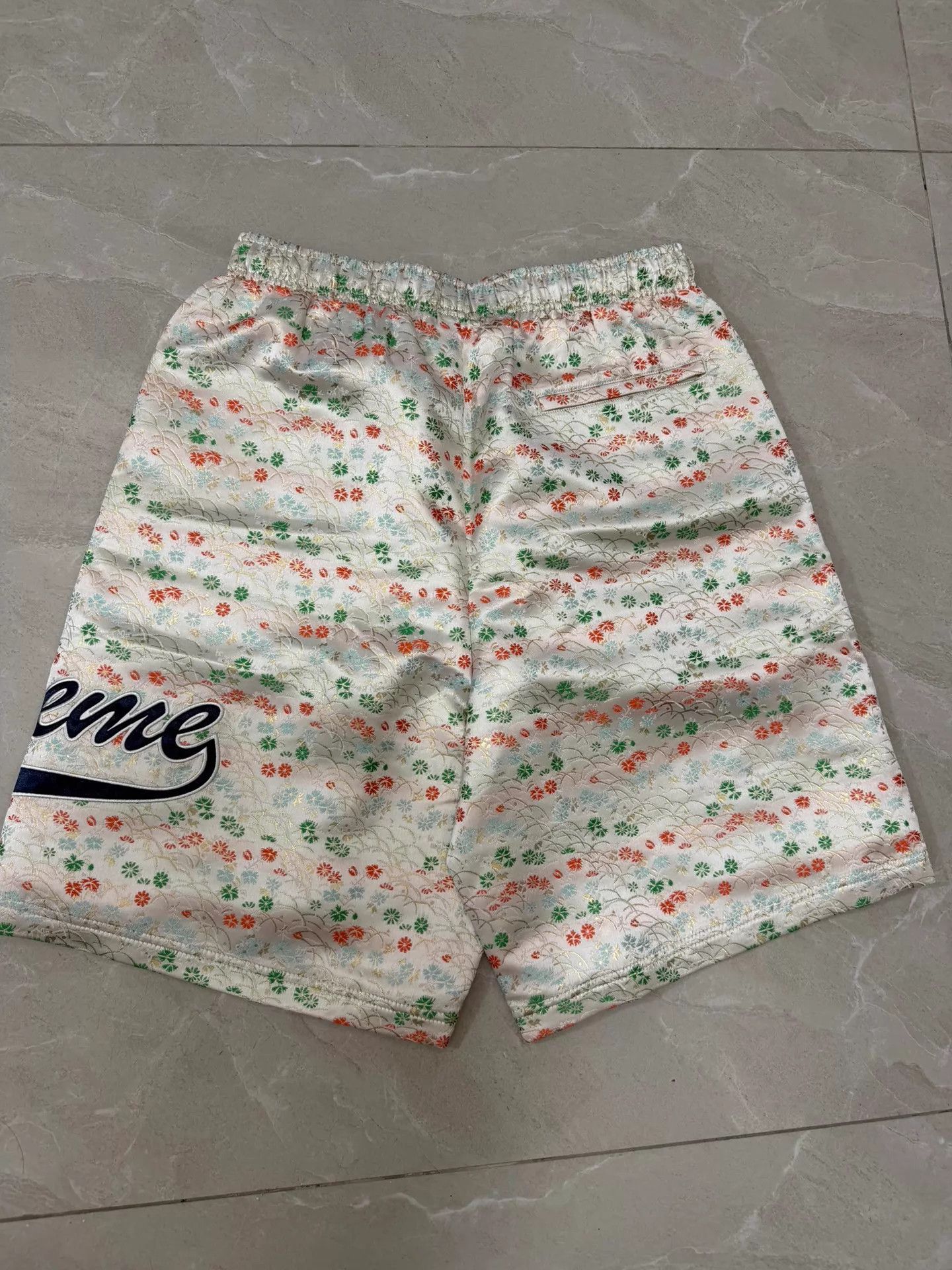 SUPREMEBEING Supreme SS26 WEEK5 FloralJacquard White Short M Unisex Size US 32 / EU 48 - 6 Thumbnail