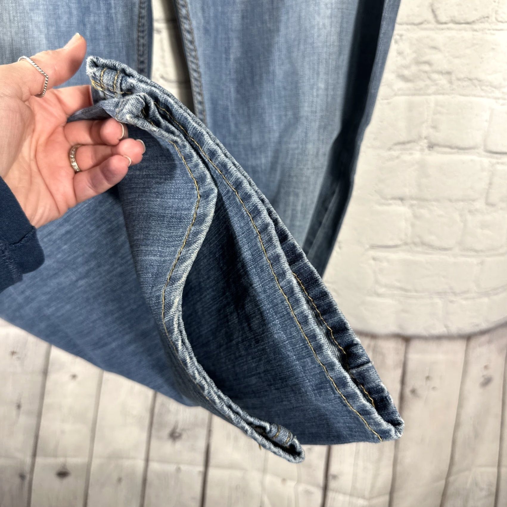 Levi's Levi’s 527 Jeans Men's 36x34 Blue Bootcut 100% Cotton Workwear Medium Wash Slim Zip Closure Size US 36 / EU 52 - 3 Thumbnail