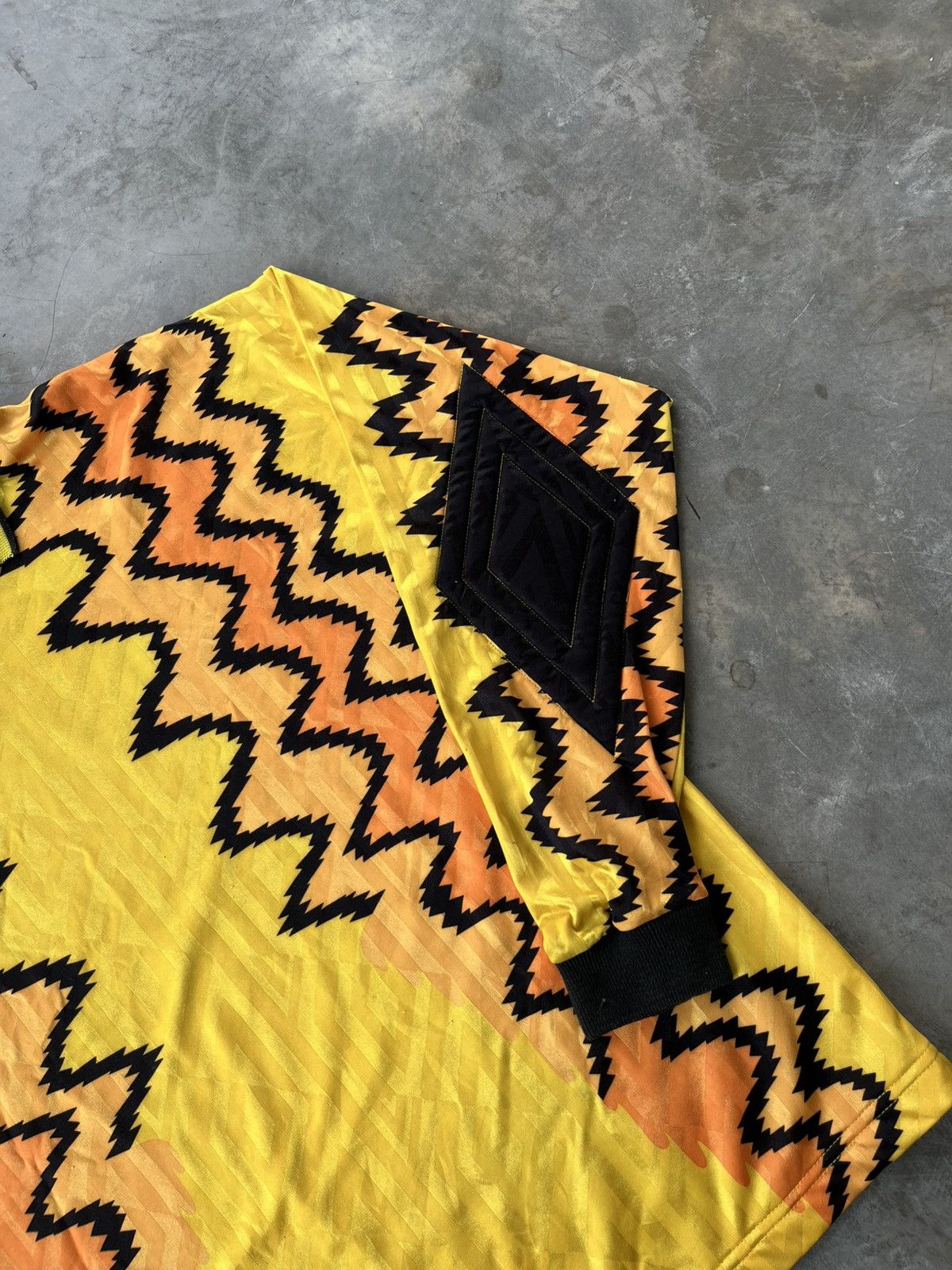 Umbro (Rare) 90s Vintage Umbro GK jersey Size US L / EU 52-54 / 3 - 2 Thumbnail