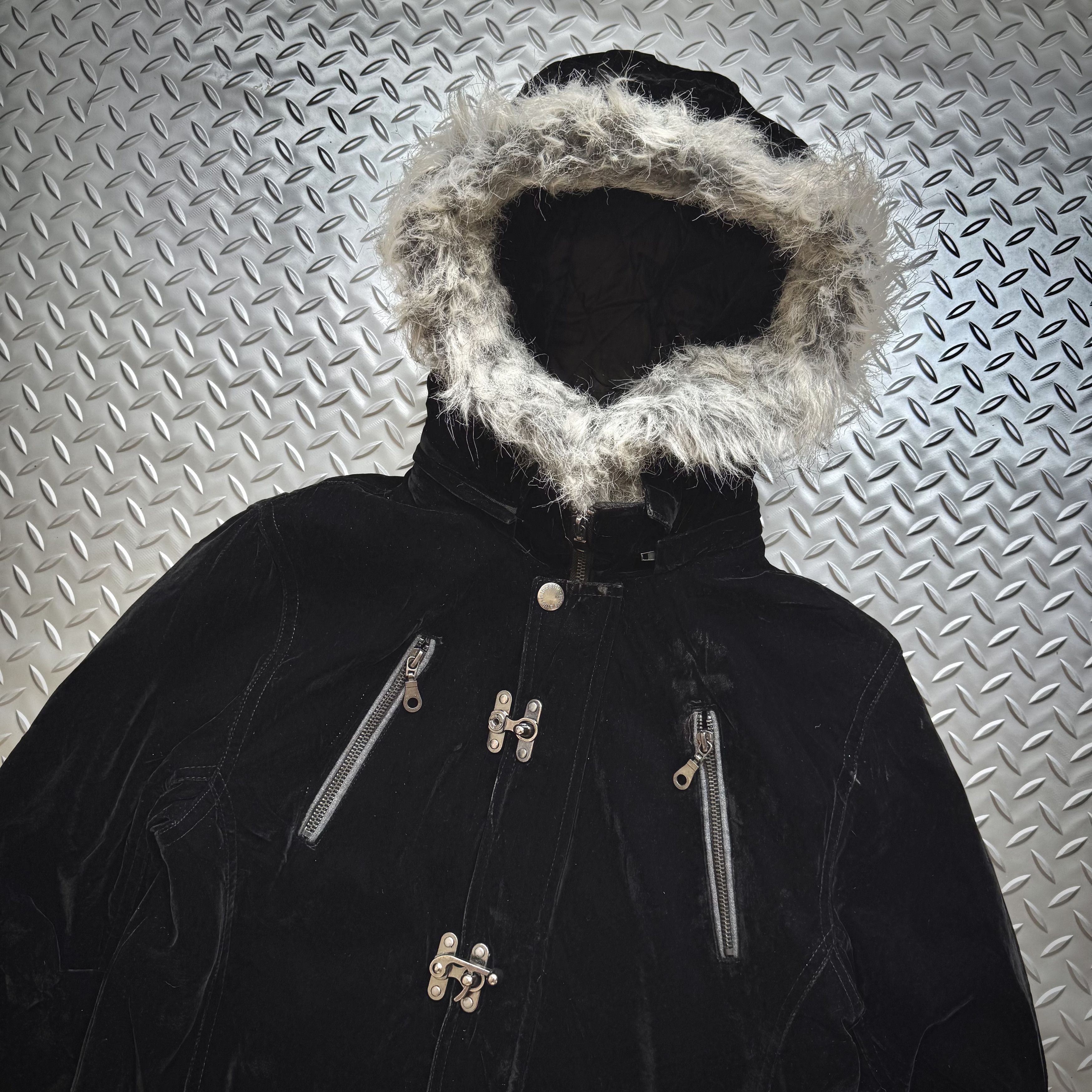 In The Attic In The Attic Fur Hood Toggle Jacket (Archive / Y2K) Size US M / EU 48-50 / 2 - 3 Thumbnail