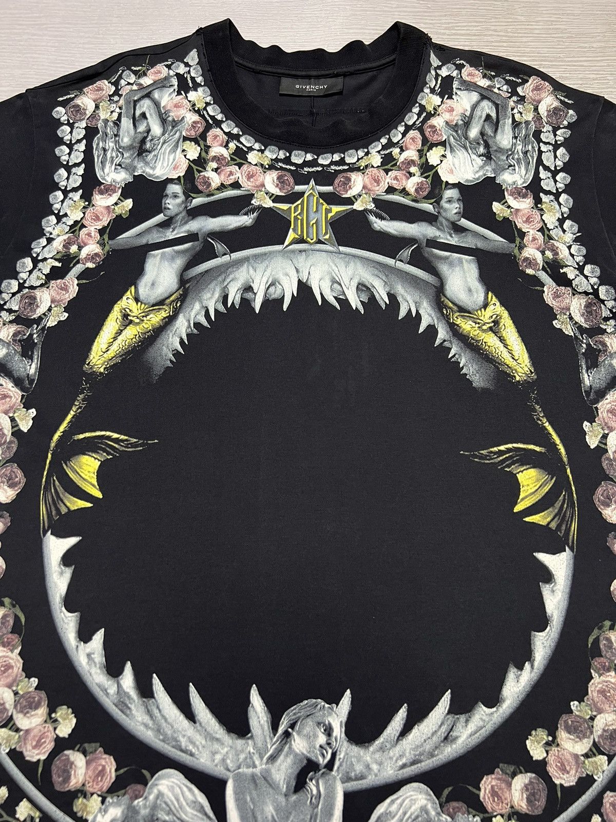Givenchy Givenchy - S/S 14’ - Shark and Mermaid T-Shirt Size US XXS / EU 40 - 7 Thumbnail