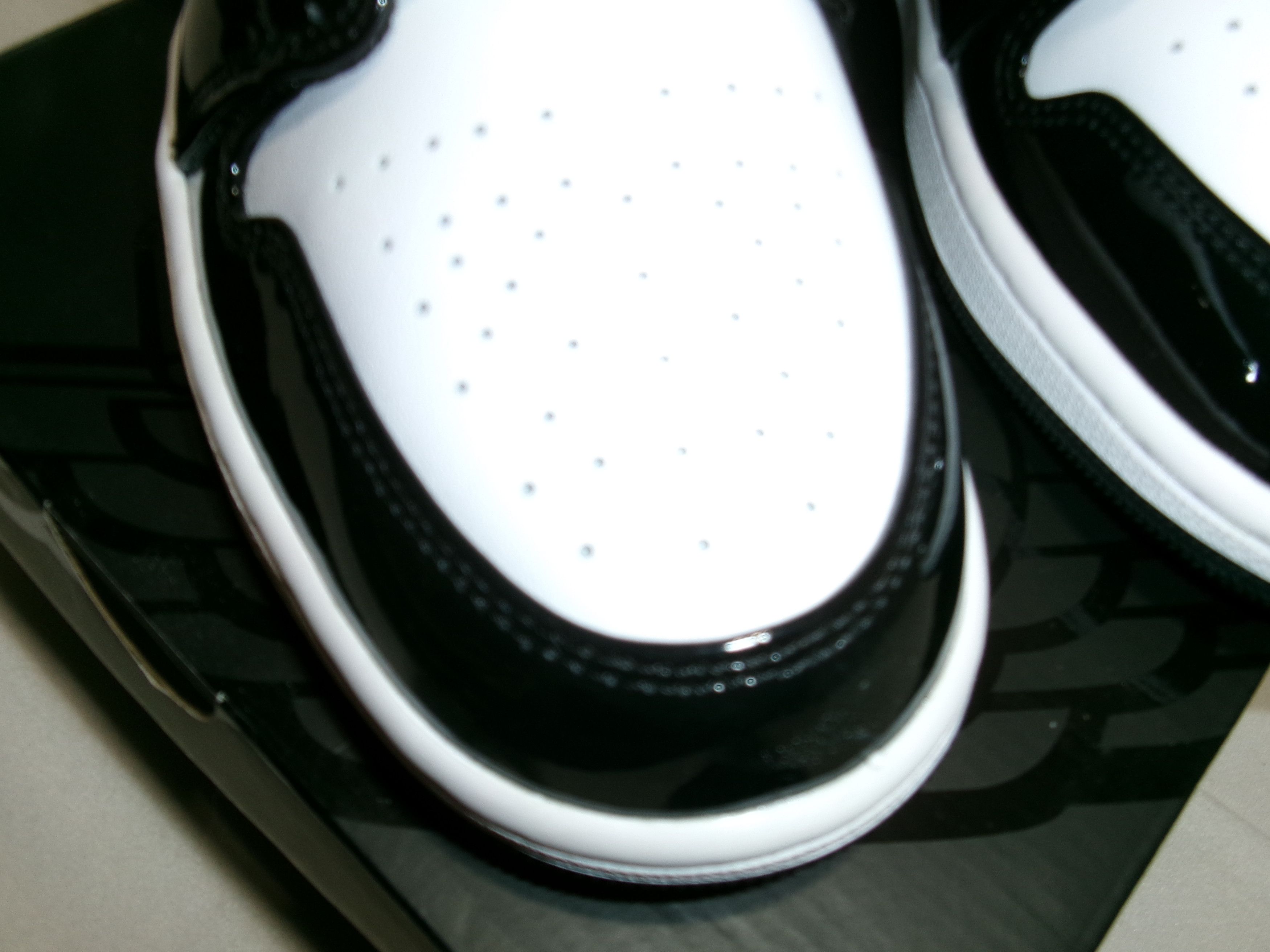 Jordan Brand Jordan 1 Mid Patent 'Black Gold' Size US 11 / EU 44 - 5 Thumbnail