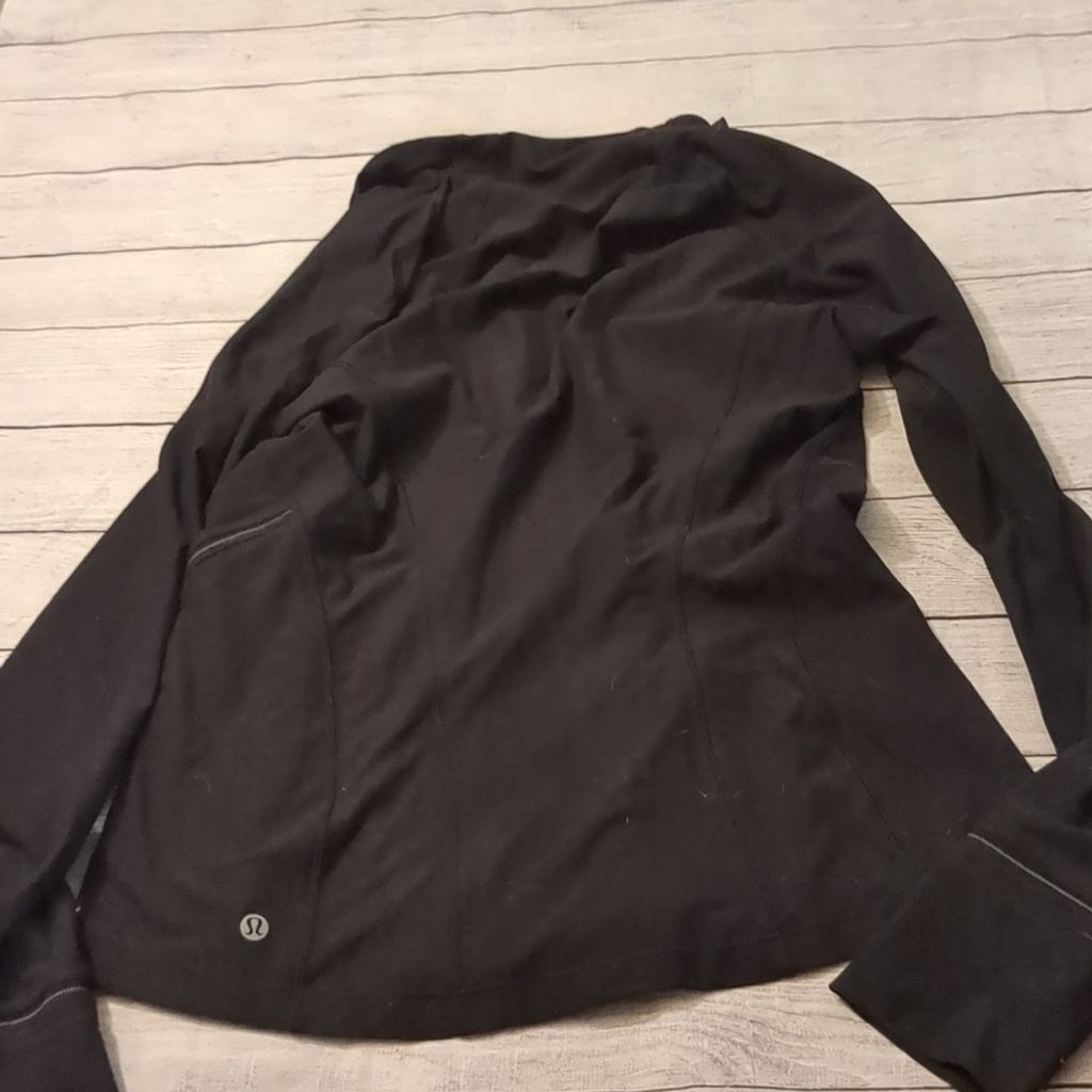 Lululemon Lululemon fresh tracks 1/2 zip black long sleeve pullover 10 Size L / US 10 / IT 46 - 5 Thumbnail