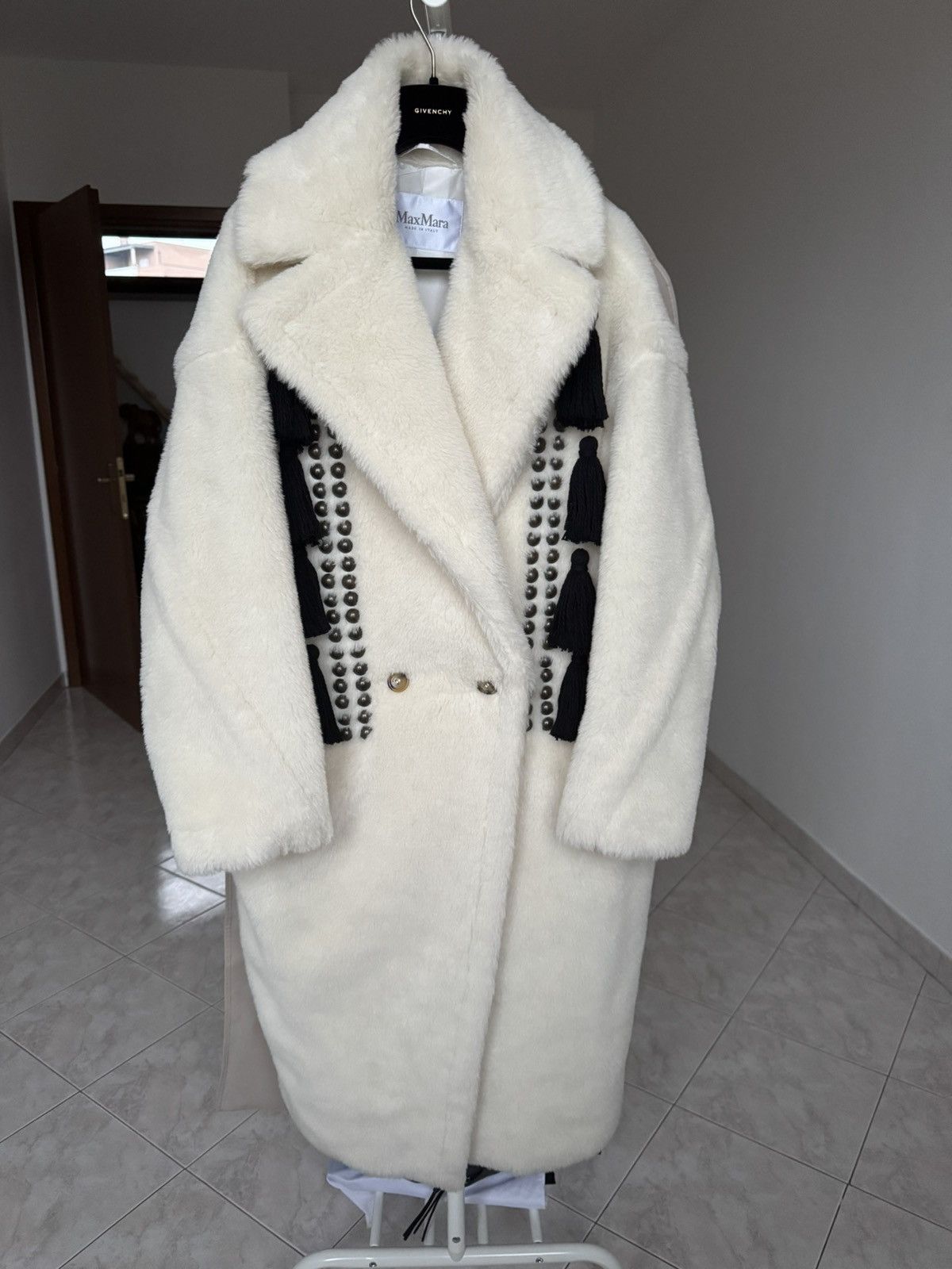 Max Mara Max Mara alpaca coat Teddy Size M / US 6-8 / IT 42-44 - 1 Thumbnail