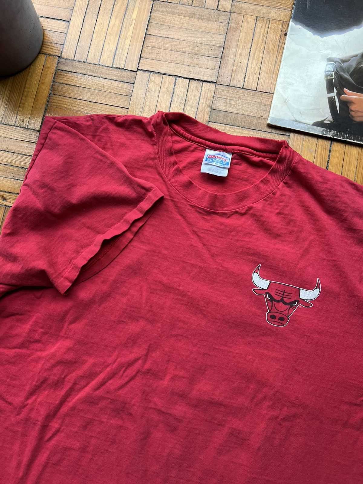 NBA × Vintage 1994 NBAP Bulls Logo Collegiate Single Stitch Team Hanes Tee Size US L / EU 52-54 / 3 - 2 Thumbnail