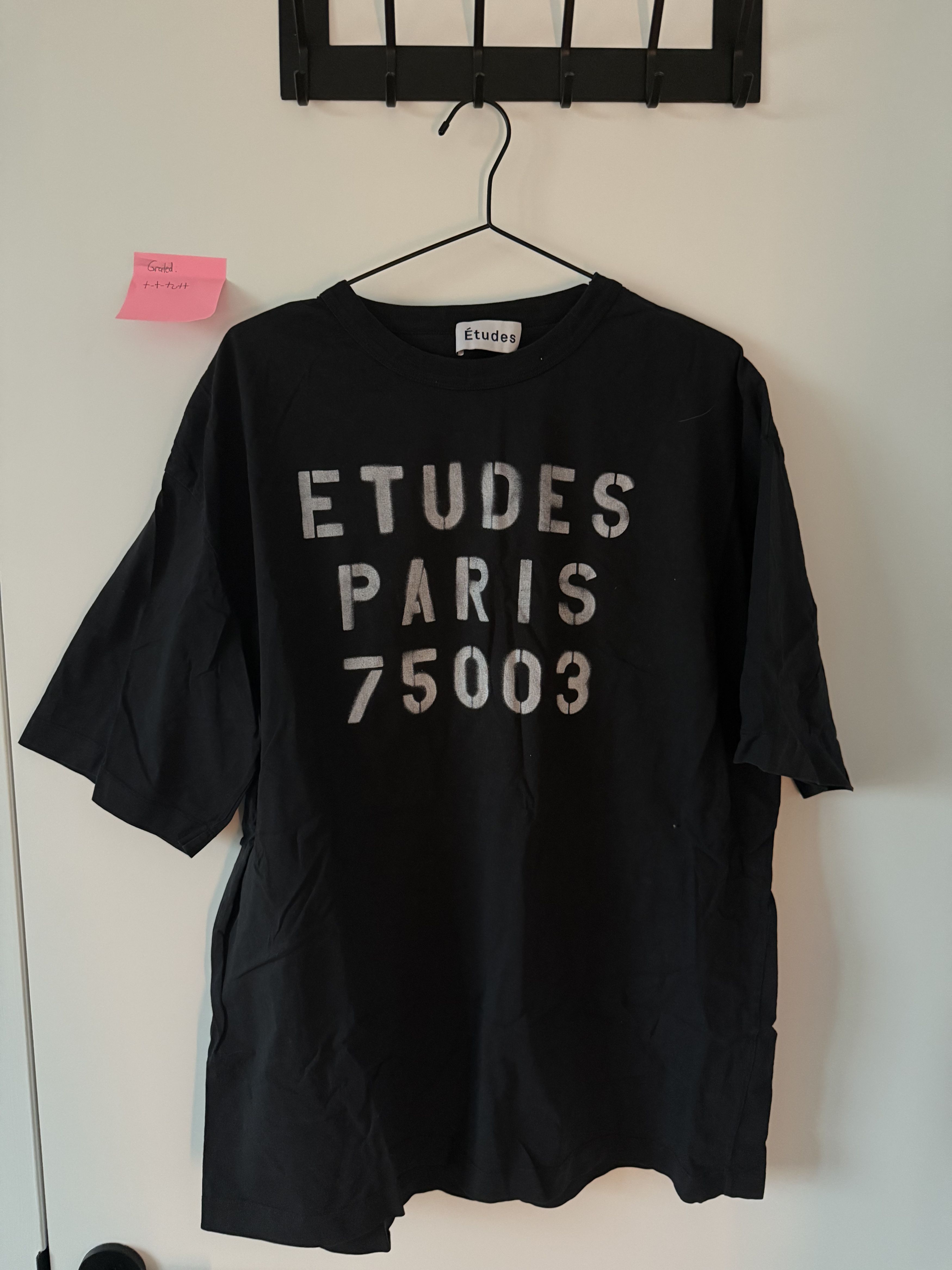 Etudes Black Museum Stencil T-Shirt Size US XL / EU 56 / 4 - 1 Thumbnail