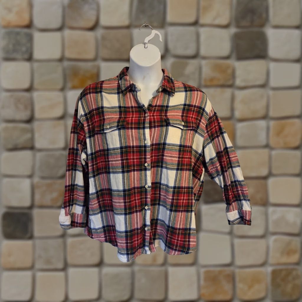 Old Navy Old Navy Womens XL Red White Green Plaid Flannel Boyfriend Shirt Size XL / US 12-14 / IT 48-50 - 1 Thumbnail