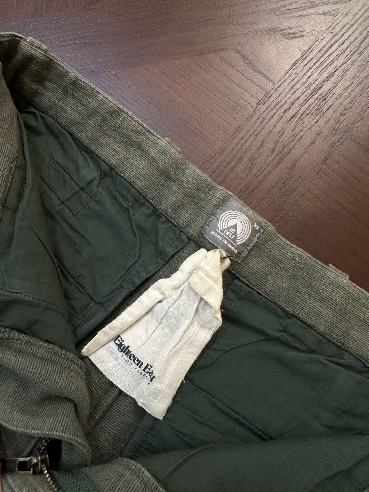 18 East JIAN SINGLE PLEAT PANT - RIFLE GREEN HANDSPUN COTTON CANVAS Size US 28 / EU 44 - 3 Thumbnail