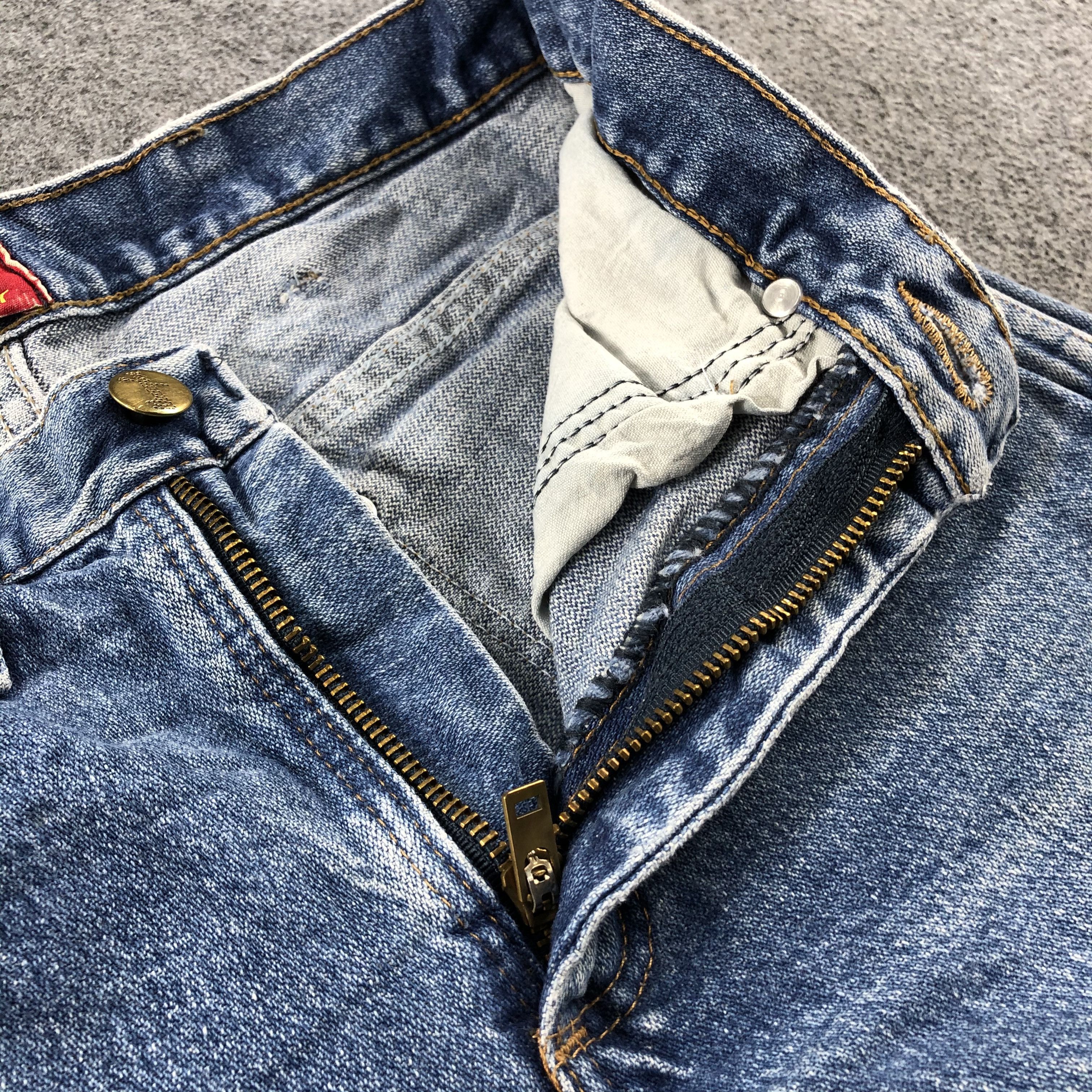 Vintage Blue Wash Wrangler Jeans-J2511