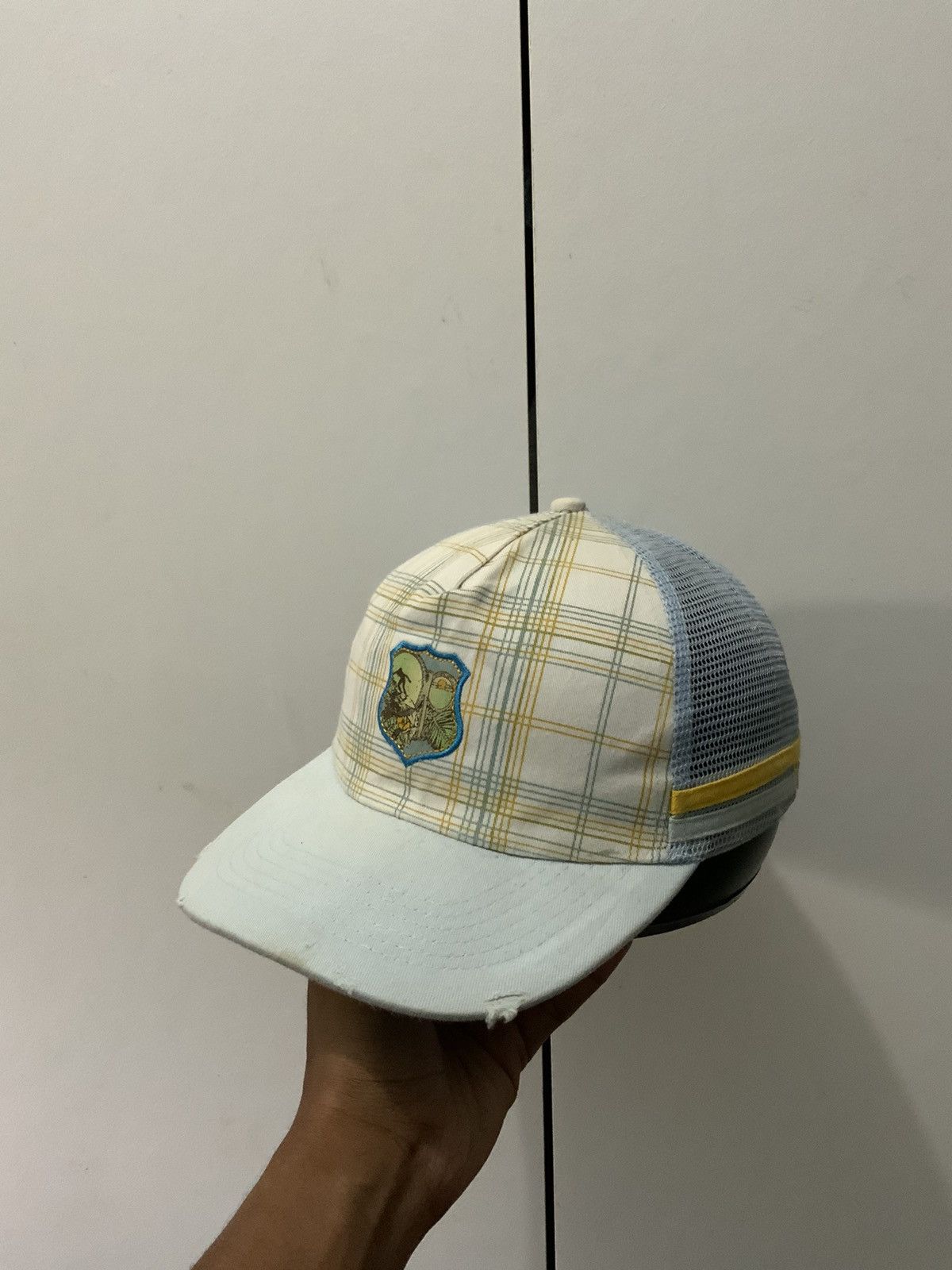 If Six Was Nine Taille Unique Distressed Trucker Hat Size ONE SIZE - 1 Thumbnail
