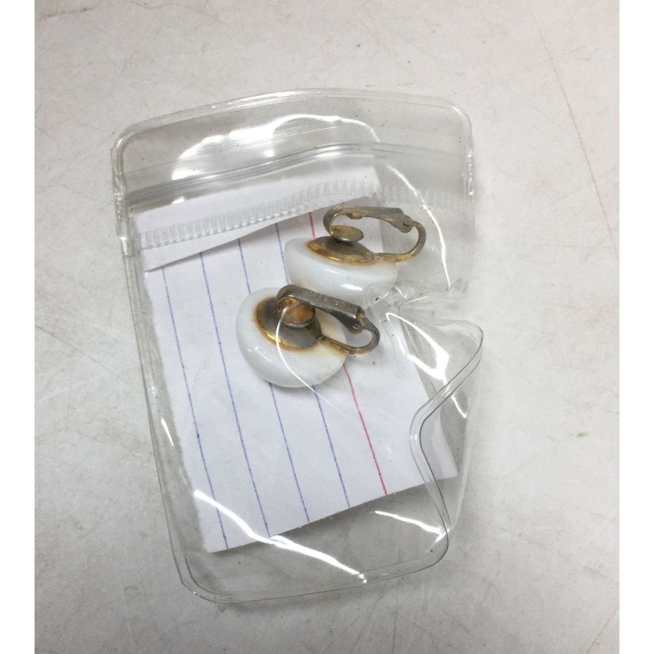 Other Women's Vintage MARVELLA White and Gold Tone clip on Earr Size ONE SIZE - 4 Thumbnail