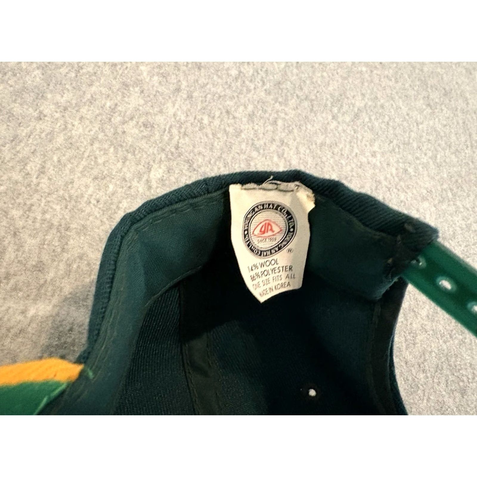 Vintage VINTAGE Hussongs Cantina Ensenada Mexico Wool Snapback Hat Cap Green Yellow Cap Green 90s Mens One Size Adjustable Wool Polyester Hat Size ONE SIZE - 6 Thumbnail