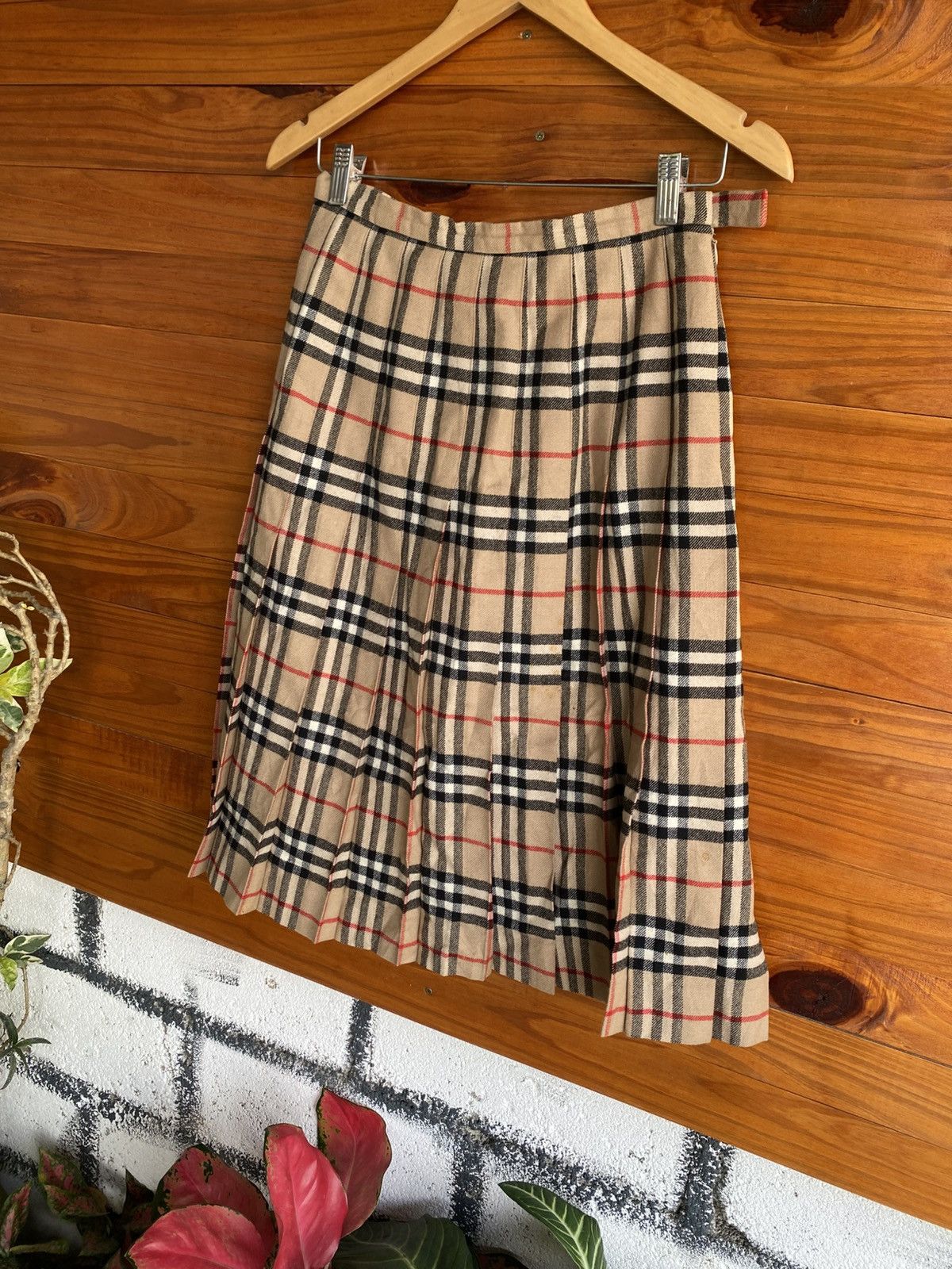 Burberry Vintage Burberrys Nova Check Pleated Skirt | Wool Blend Size 27" / US 4 / IT 40 - 5 Thumbnail