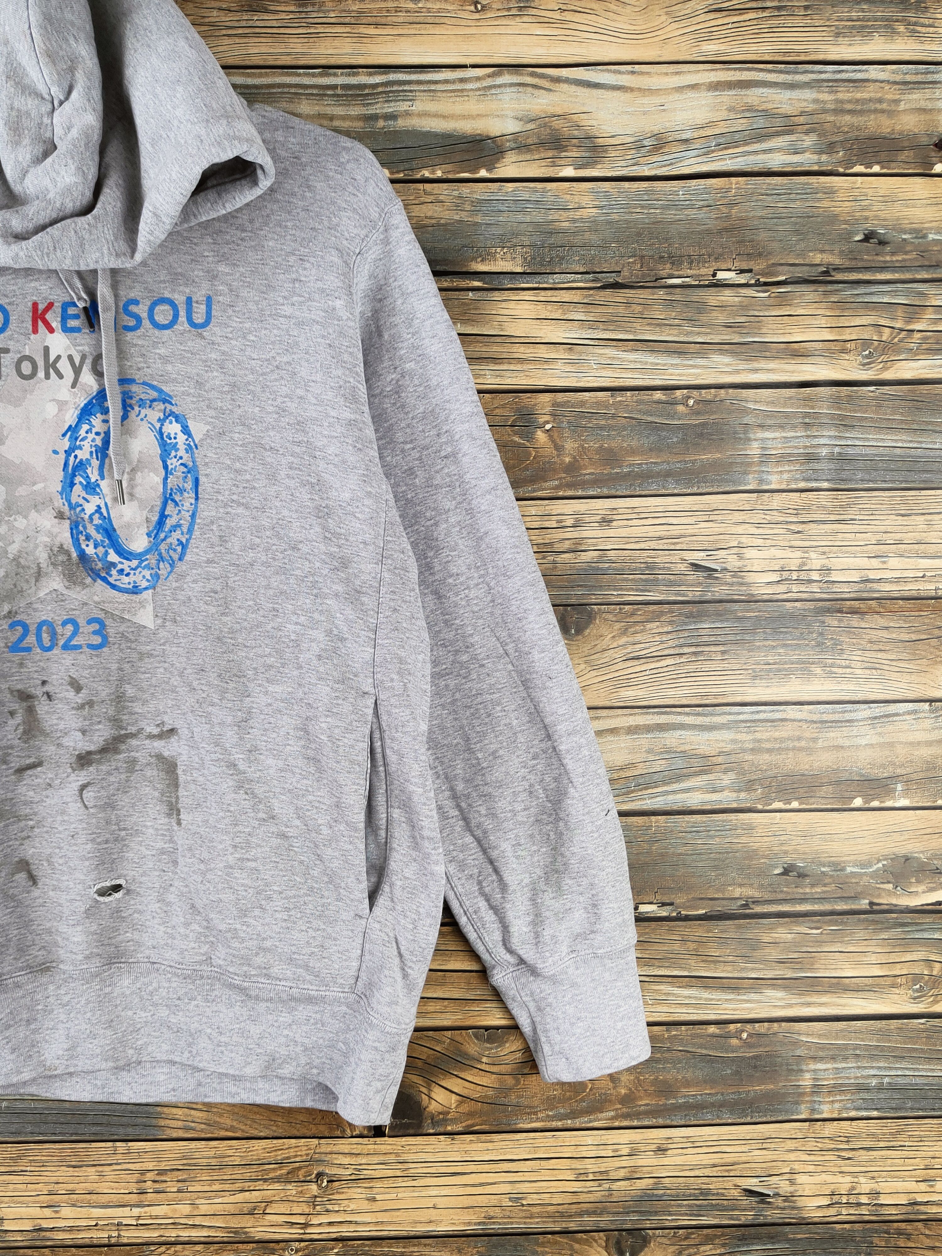 Uniqlo Distressed and Faded stuff by Uniqlo Gray Hoodie Sweatshirt Size US L / EU 52-54 / 3 - 6 Thumbnail