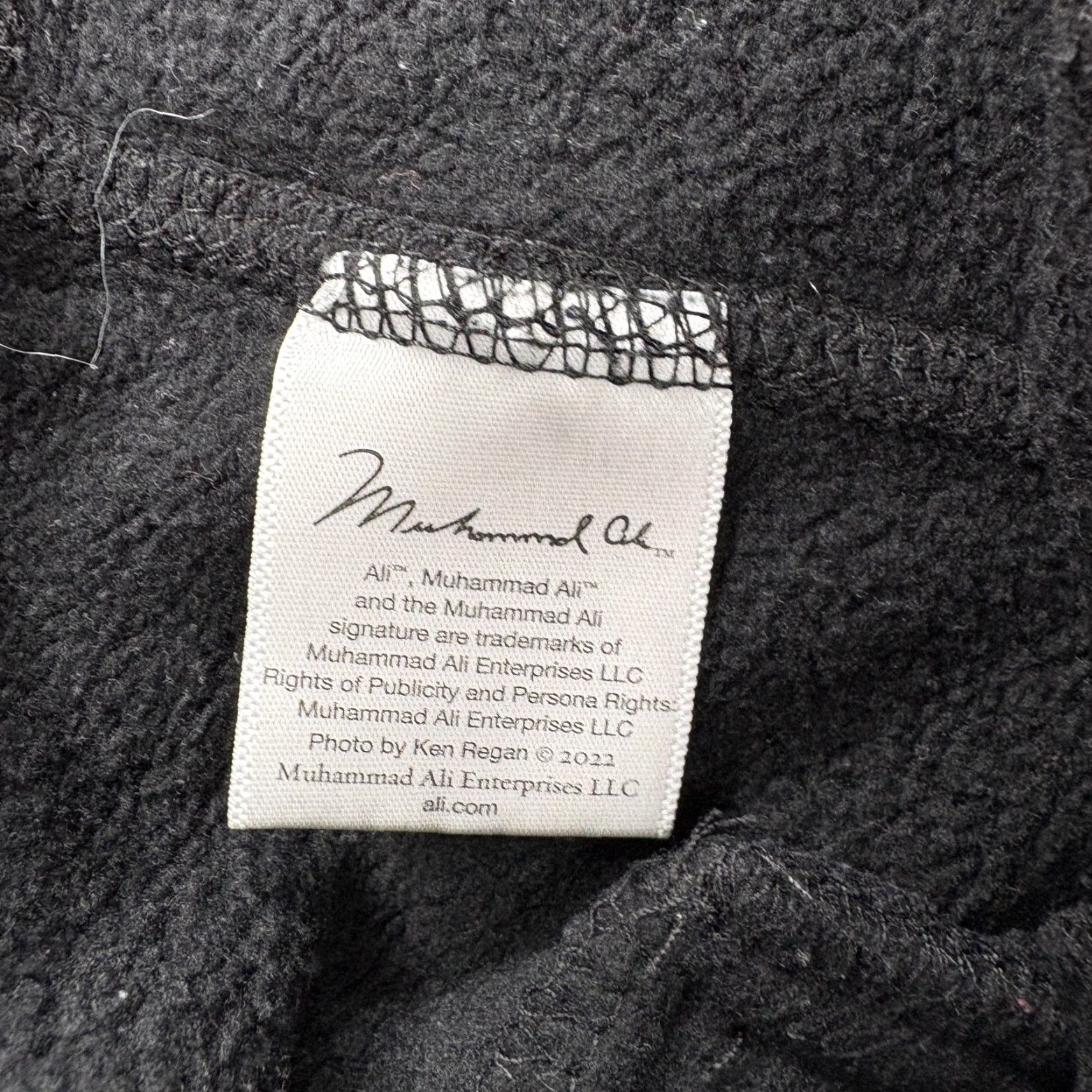 Palace VINTAGE? (No—not vintage per specs) Shoe Palace Muhammad Ali Fleece Jogger Pants Mens Small Black Drawstring Pockets Tapered Front Flat Front Size US 29 - 4 Thumbnail