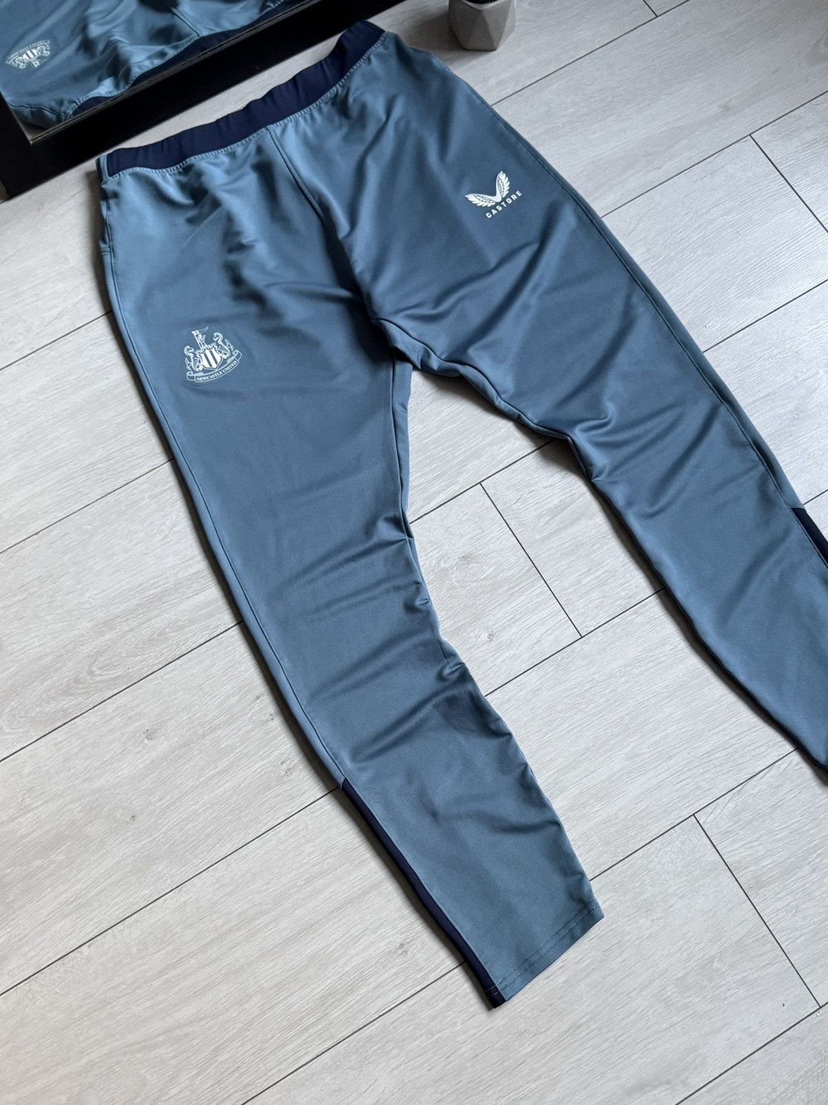 Castore Castore Newcastle Training Soccer Tracksuit Size US L / EU 52-54 / 3 - 10 Thumbnail