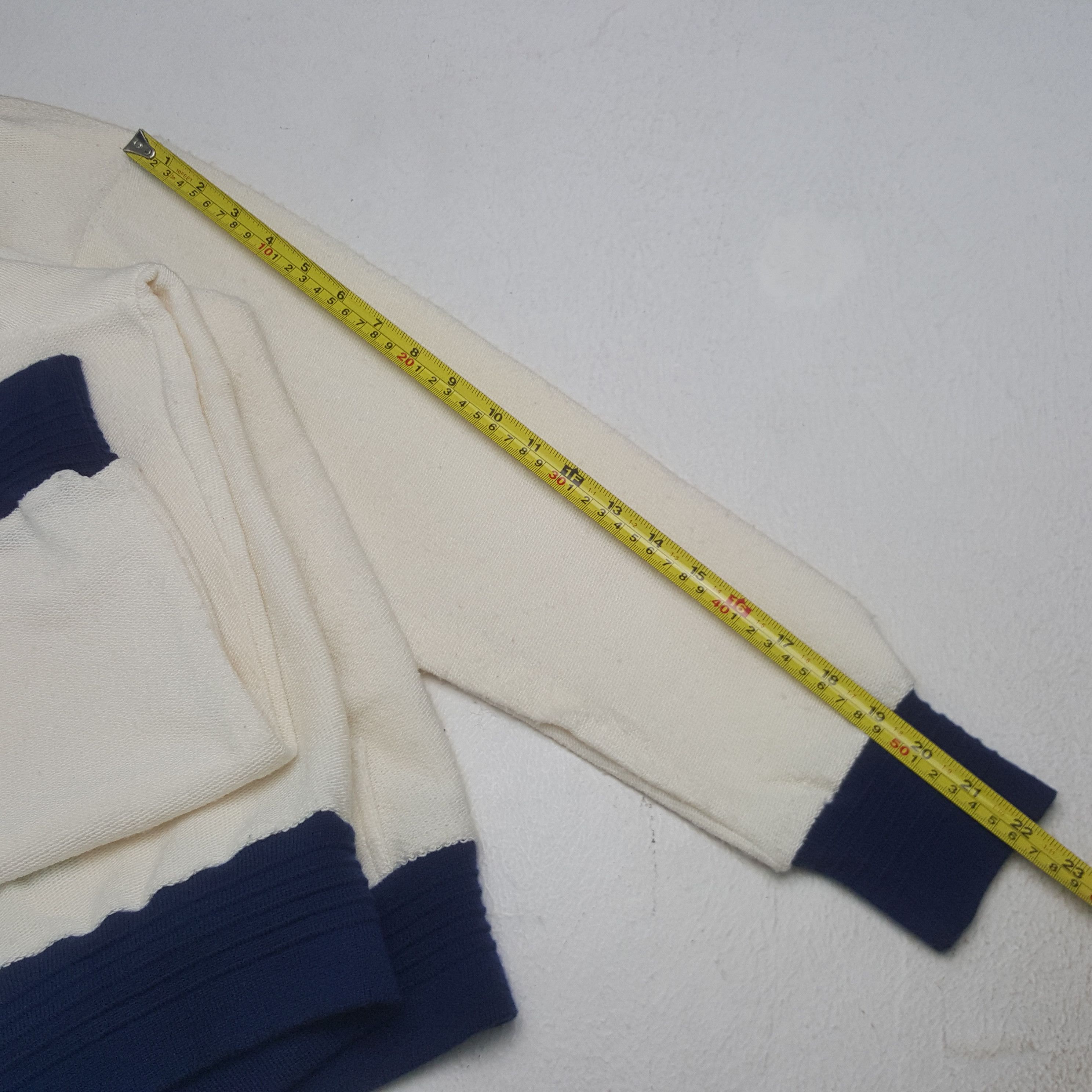 Givenchy Vintage Givenchy Designer Brand Sweater Jacket RR23 Size US M / EU 48-50 / 2 - 6 Thumbnail