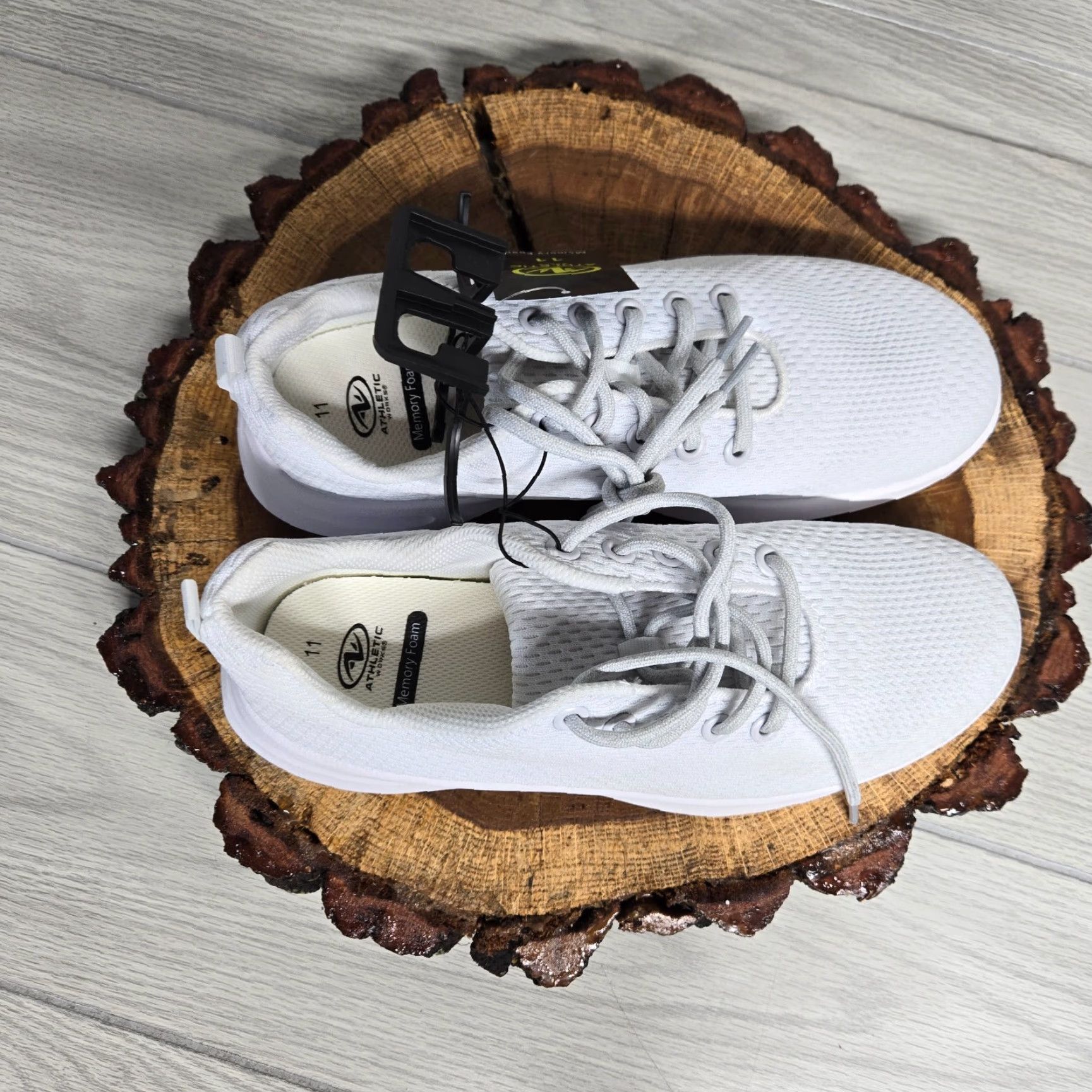 Athletic Works Athletic Works White Lifestyle Jogger Sneaker Shoes Adult Womens 11 White Shoes Athletic Works Lifestyle Jogger Sneakers Womens 11 Size 32" / US 10 / IT 46 - 5 Thumbnail