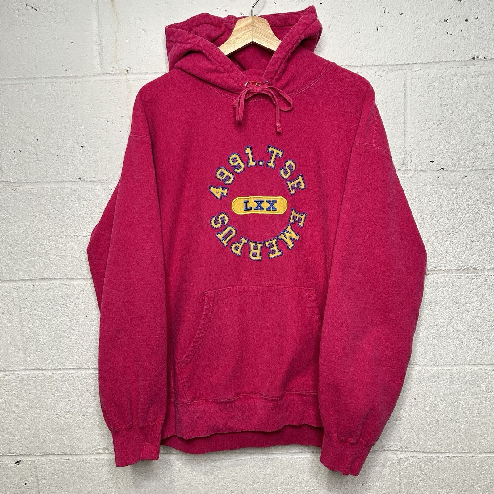 Supreme Supreme Reverse Hooded Sweatshirt “Fuchsia Pink” SS23 Size US XL / EU 56 / 4 - 1 Thumbnail