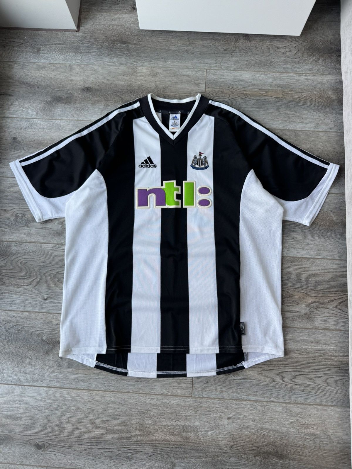 Newcastle United 2001-2003 Adidas Home Football Jersey in Black, Men’s (Size Xl)