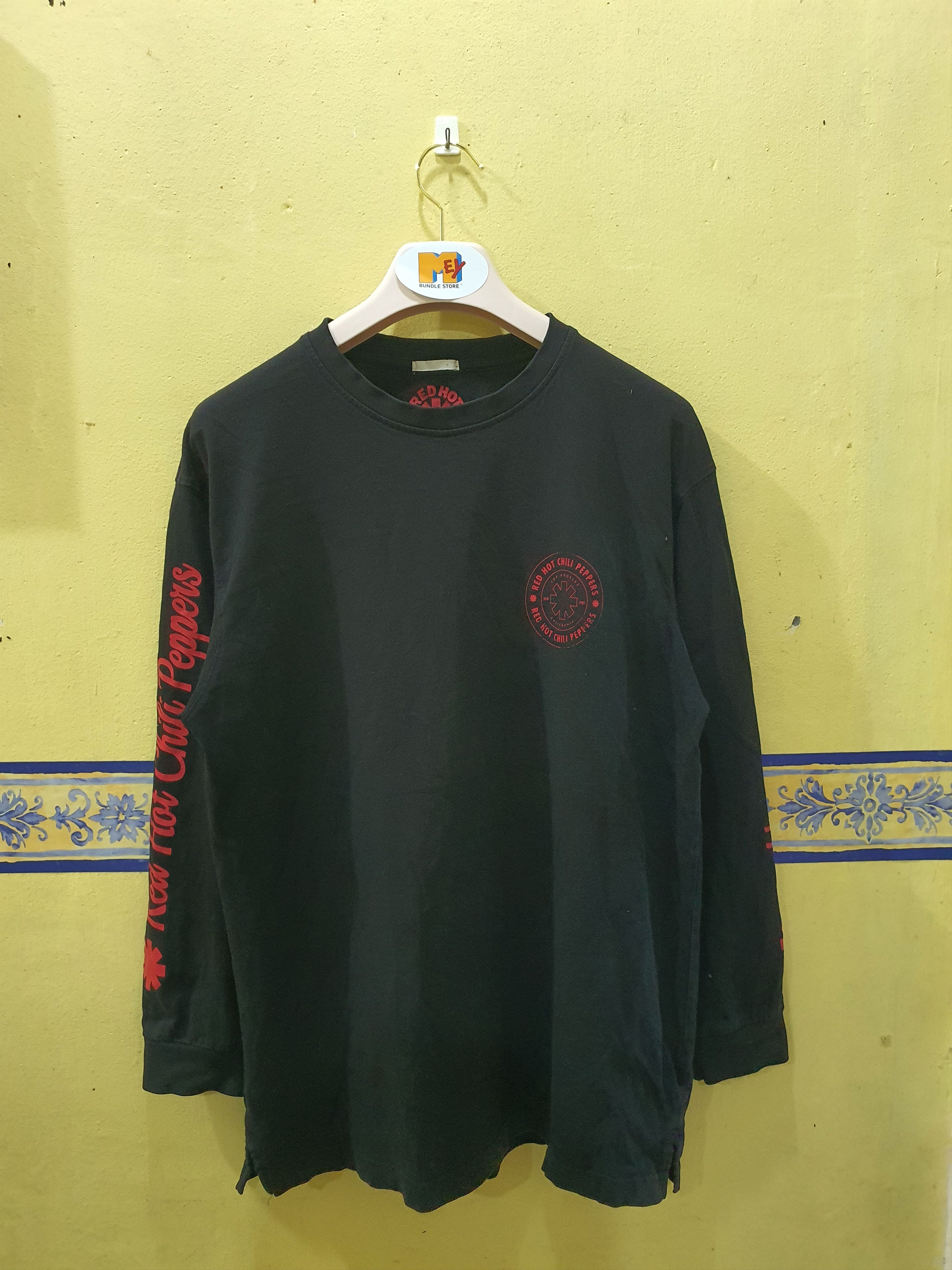 Band Tees Red Hot Chili Peppers long-sleeve shirt Size US M / EU 48-50 / 2 - 3 Thumbnail