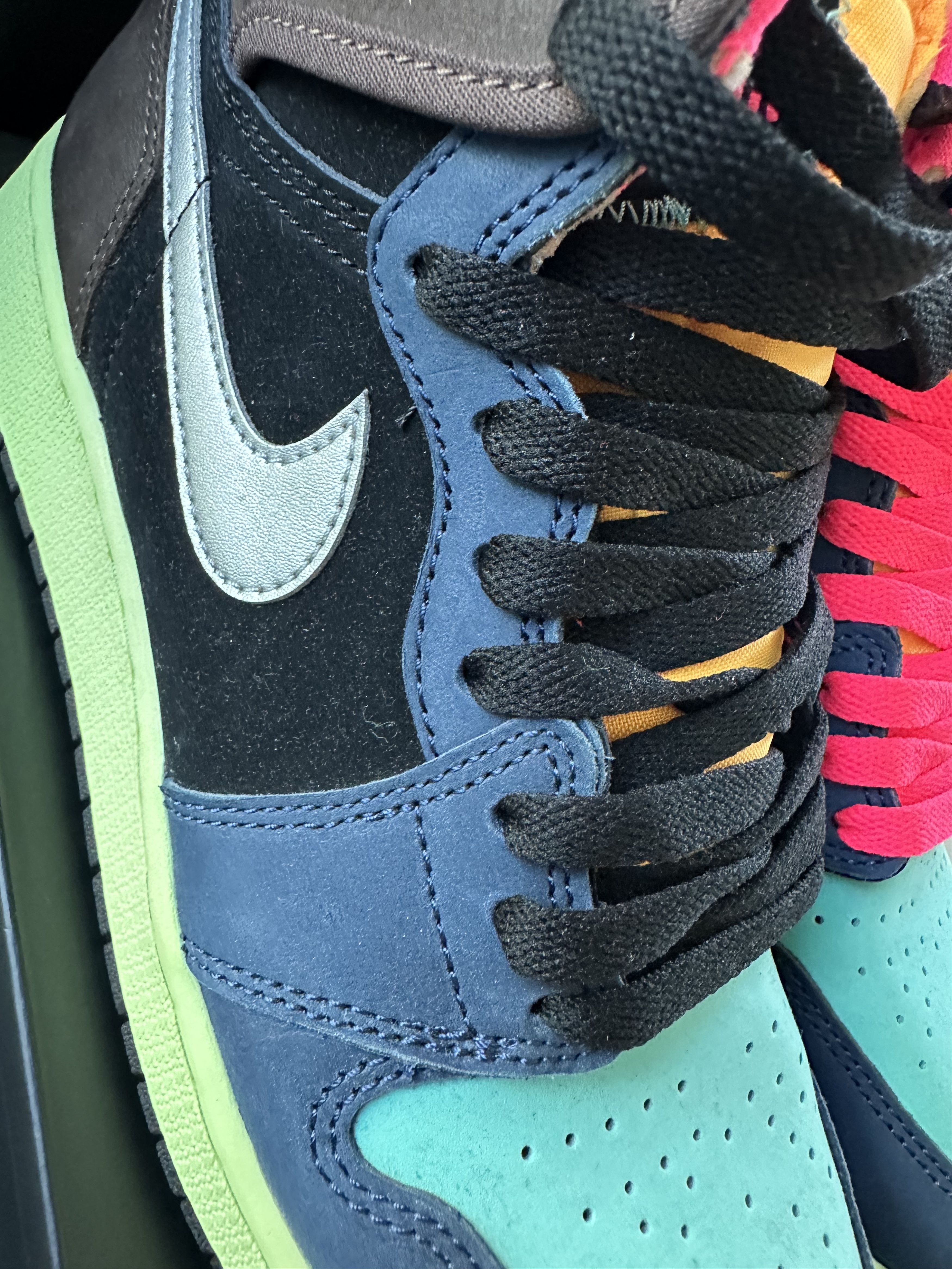 Jordan Brand × Nike PREOWNED YOUTH JORDAN 1 HIGH RETRO OG "BIO HACK" Size US 6.5 / IT 36.5 - 4 Thumbnail