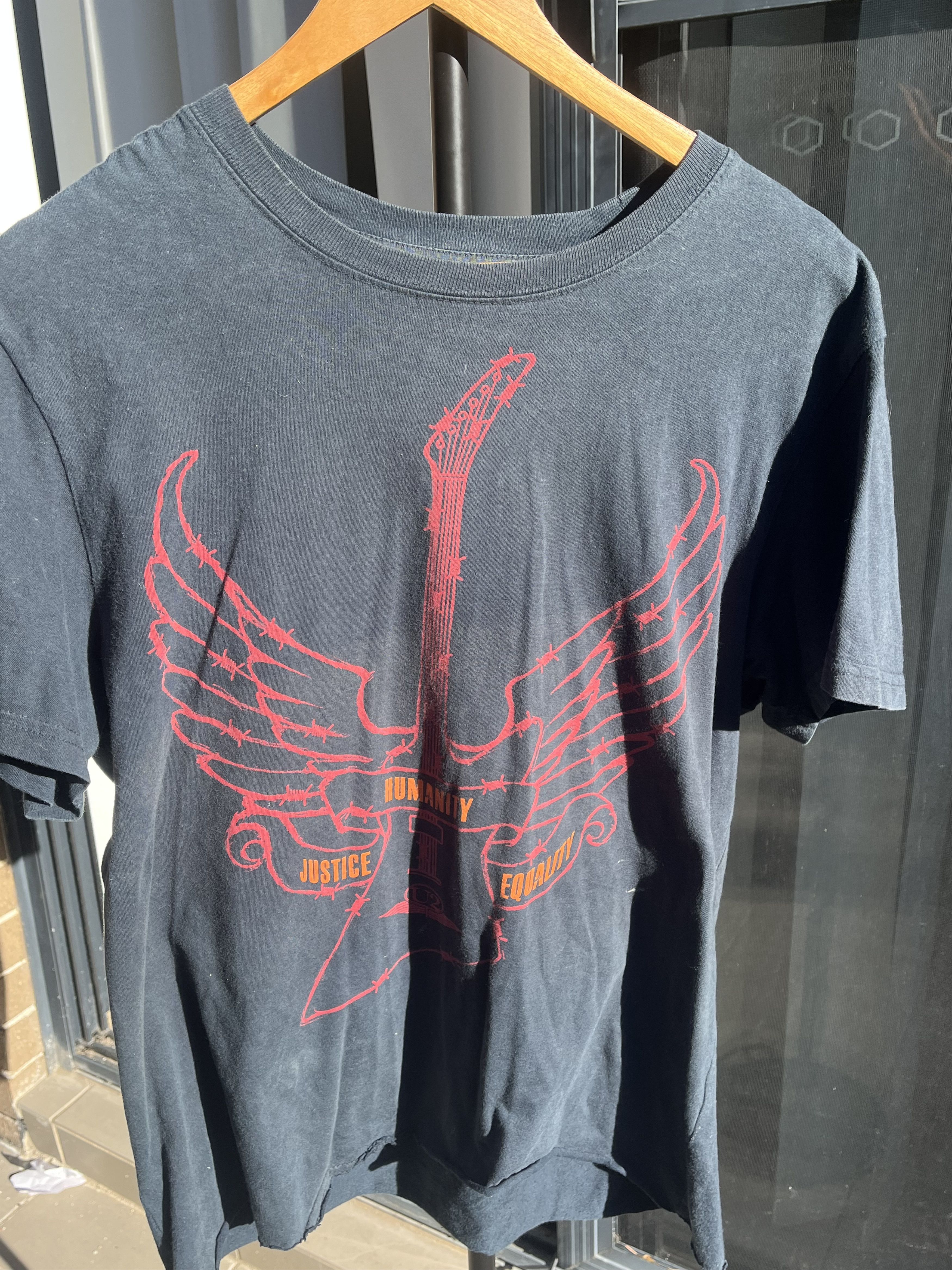 Hard Rock Cafe Hard Rock’s U2 Signature Series: Edition 30 T-shirt Size US M / EU 48-50 / 2 - 1 Thumbnail
