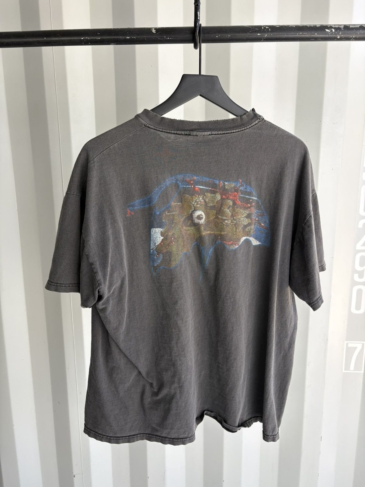 Band Tees Vintage Pink Floyd Shirt Thrashed Faded Grunge Band Size US XL / EU 56 / 4 - 5 Thumbnail