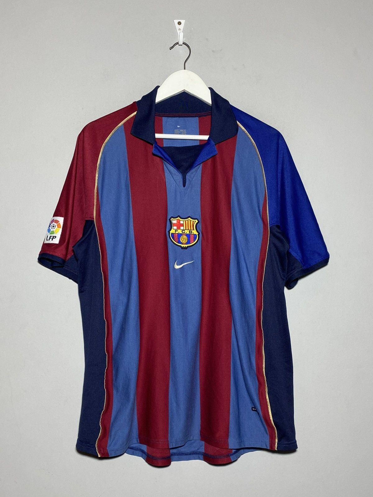 Nike FC Barcelona 2001/02 Home Jersey Vintage Travis Vibes