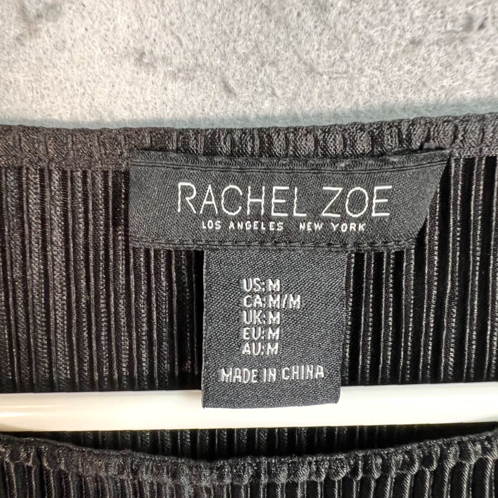 Rachel Zoe Rachel Zoe Black Sleeveless Pleated Top Womens Size Medium Shirt Tank Adult Womens M Black Pleated 90s Vintage Size M / US 6-8 / IT 42-44 - 3 Thumbnail