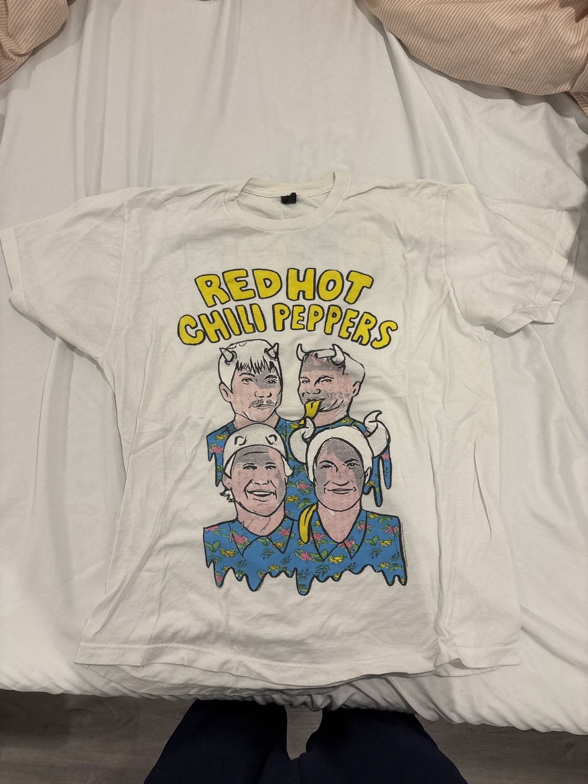 Band Tees × Vintage Red Hot Chili Peppers 2017 tour t shirt Size US L / EU 52-54 / 3 - 1 Thumbnail
