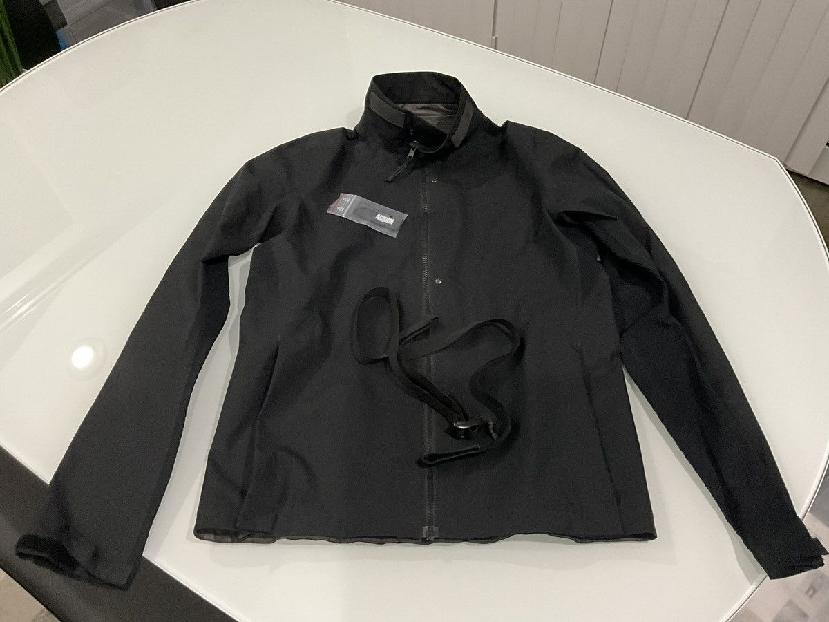 image of Acronym J69-Hy in Black, Men's (Size Medium)