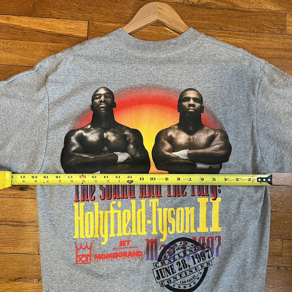 Vintage Vintage 1997 Mike Tyson Holyfield Boxing Tshirt Size US L / EU 52-54 / 3 - 8 Thumbnail