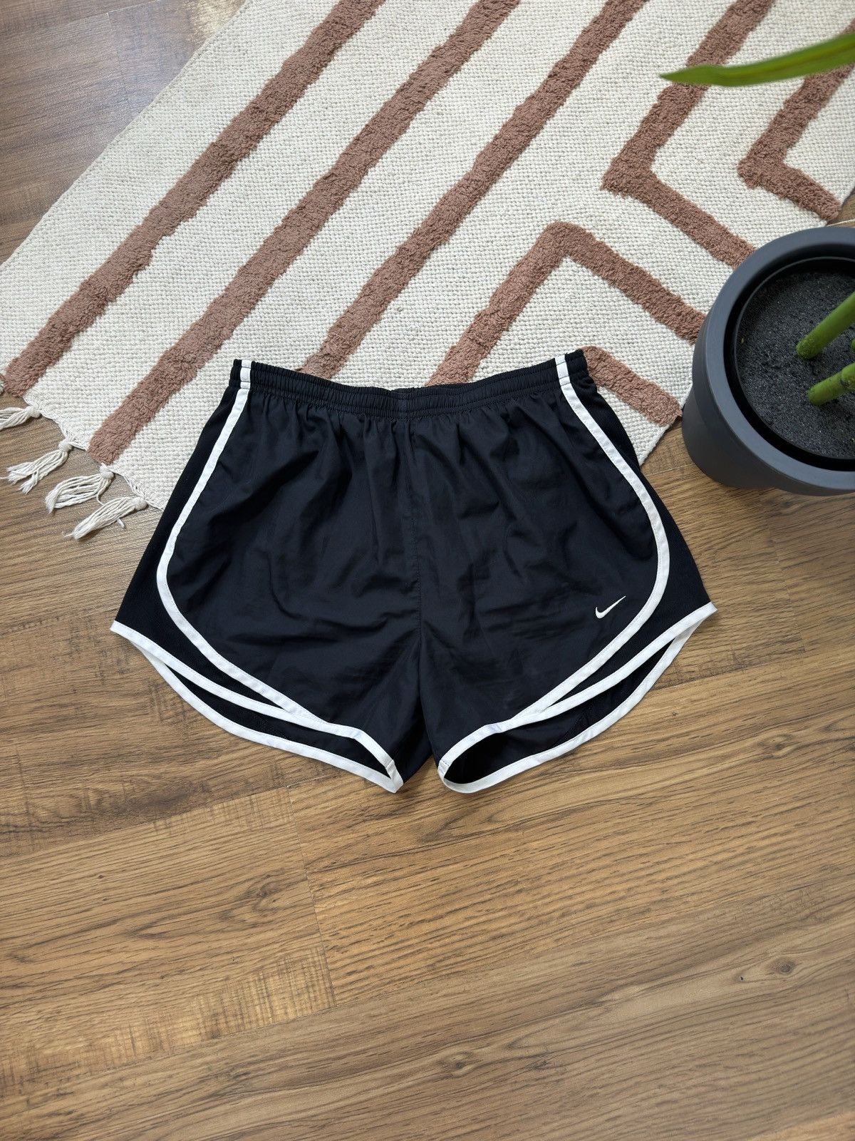 Nike × Vintage VINTAGE NIKE 2000s MINI SHORTS Size 32" / US 10 / IT 46 - 1 Thumbnail
