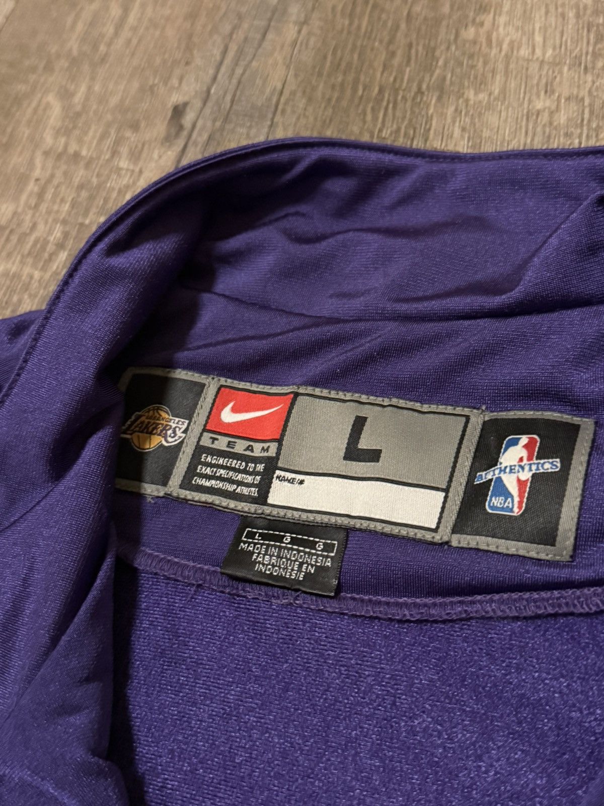 Nike Vintage Nike Team Lakers Kobe Warm Up Jacket size Large Size US L / EU 52-54 / 3 - 3 Thumbnail